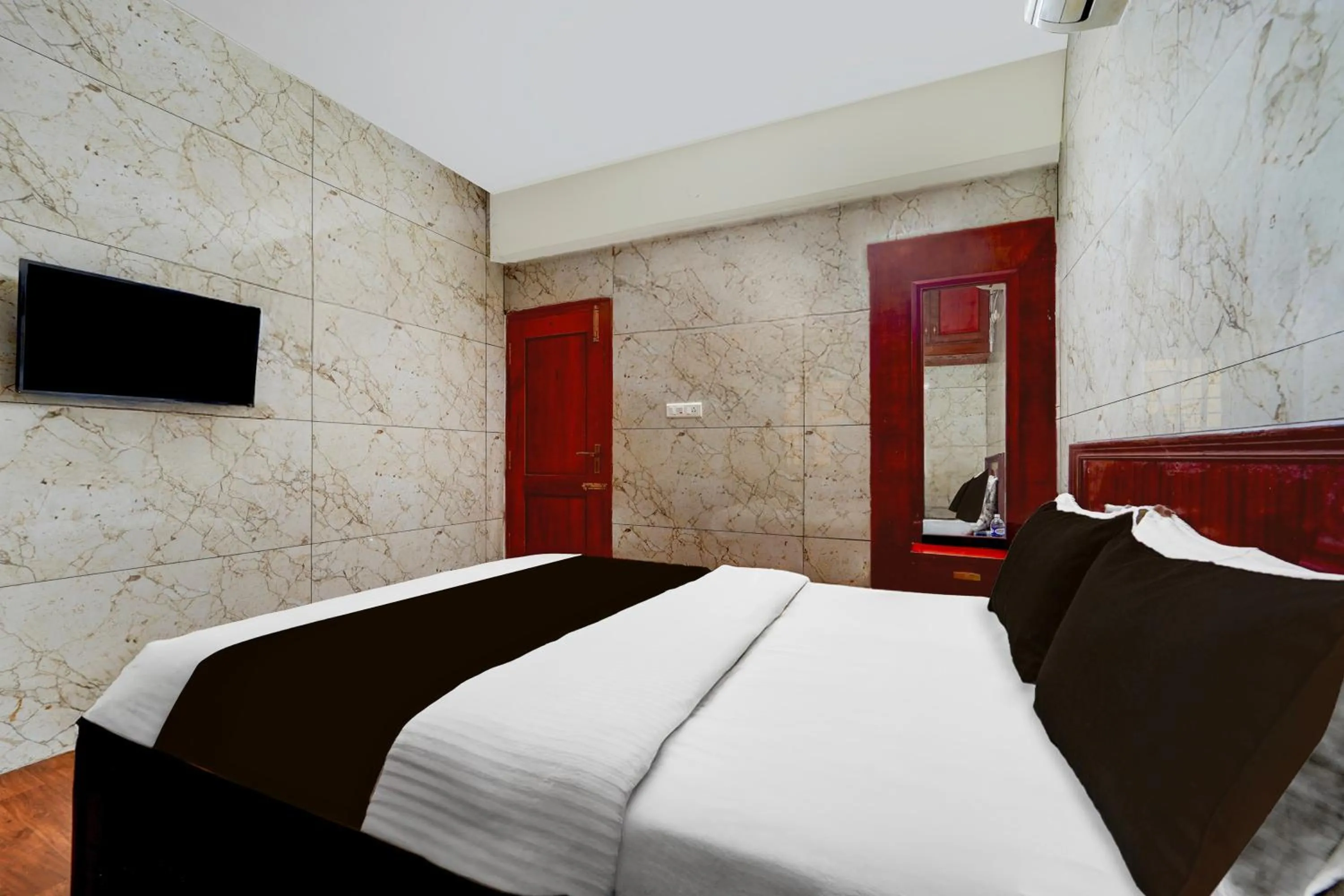 Bedroom, Bed in Super Collection O Omni Bus Terminal Gandhipuram Formerly Apple Grand