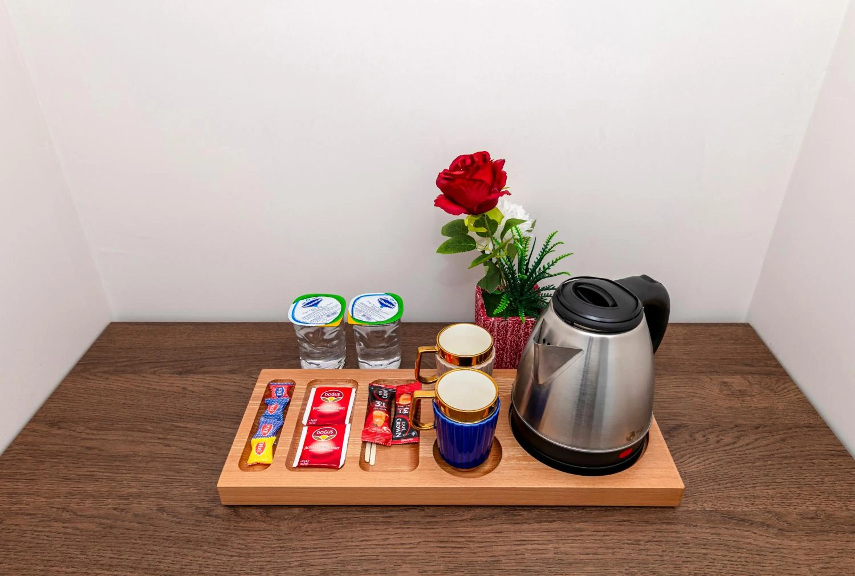 Coffee/tea facilities in Airport Waves Hotel