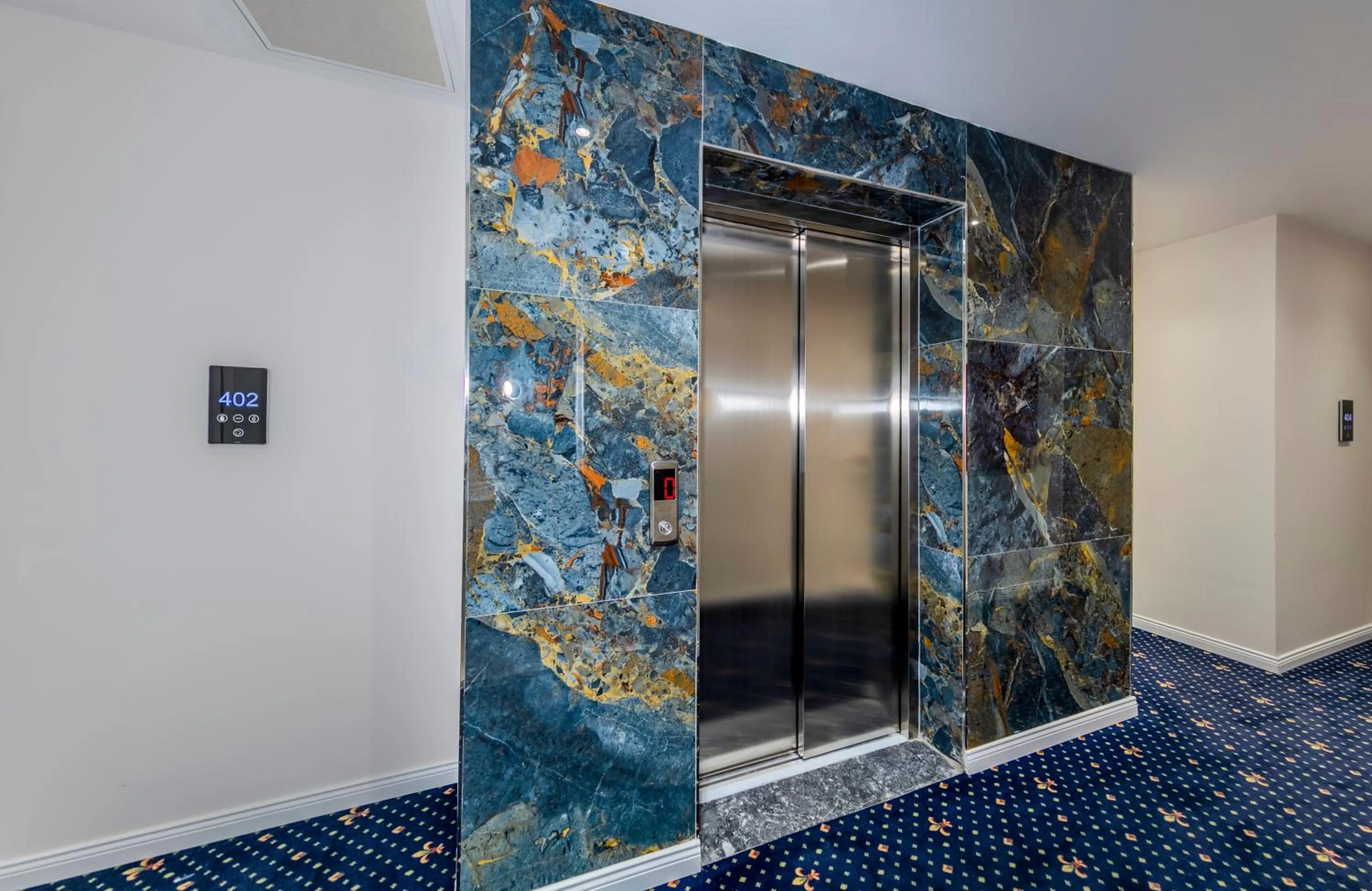 elevator in Airport Waves Hotel