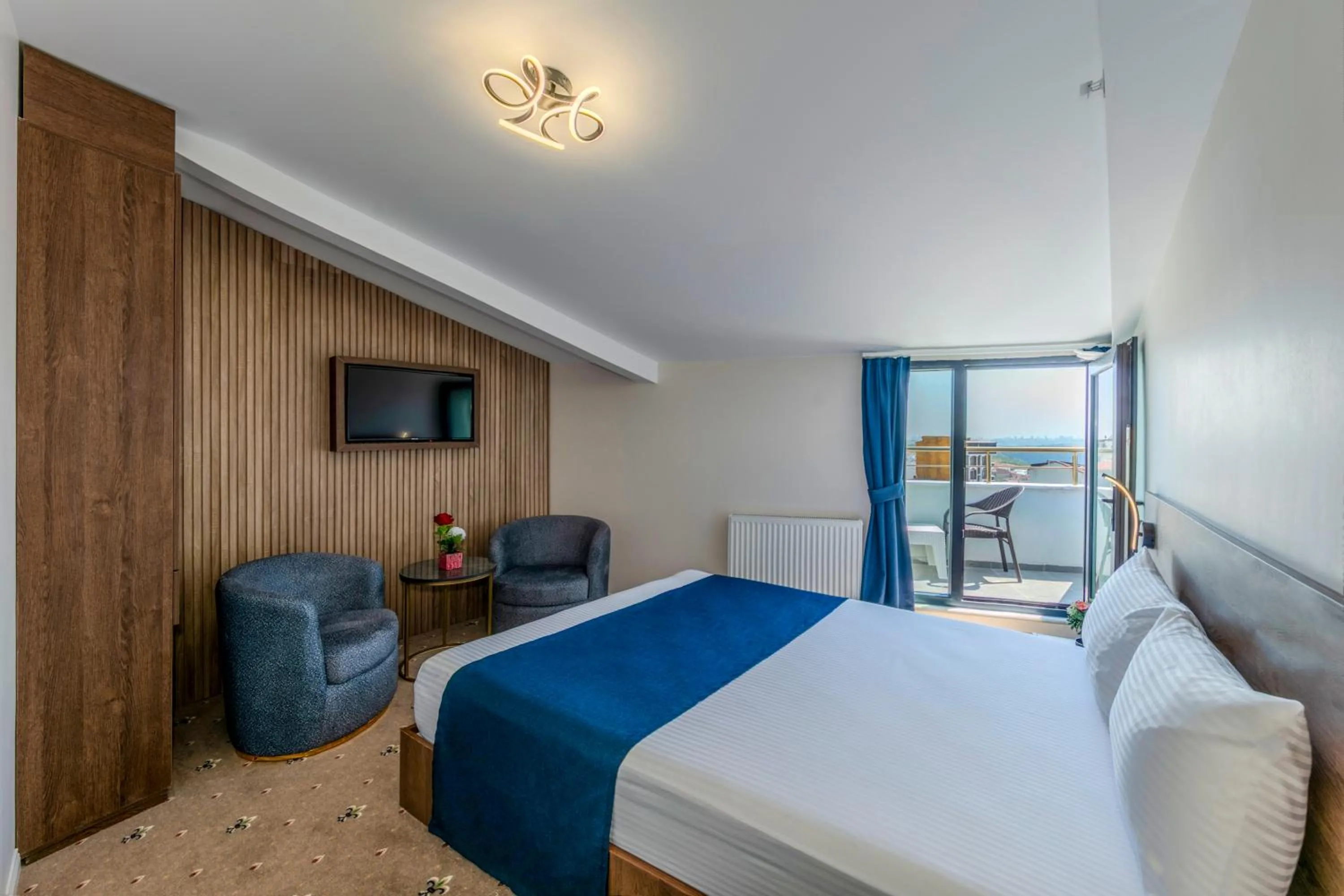 Bed in Airport Waves Hotel