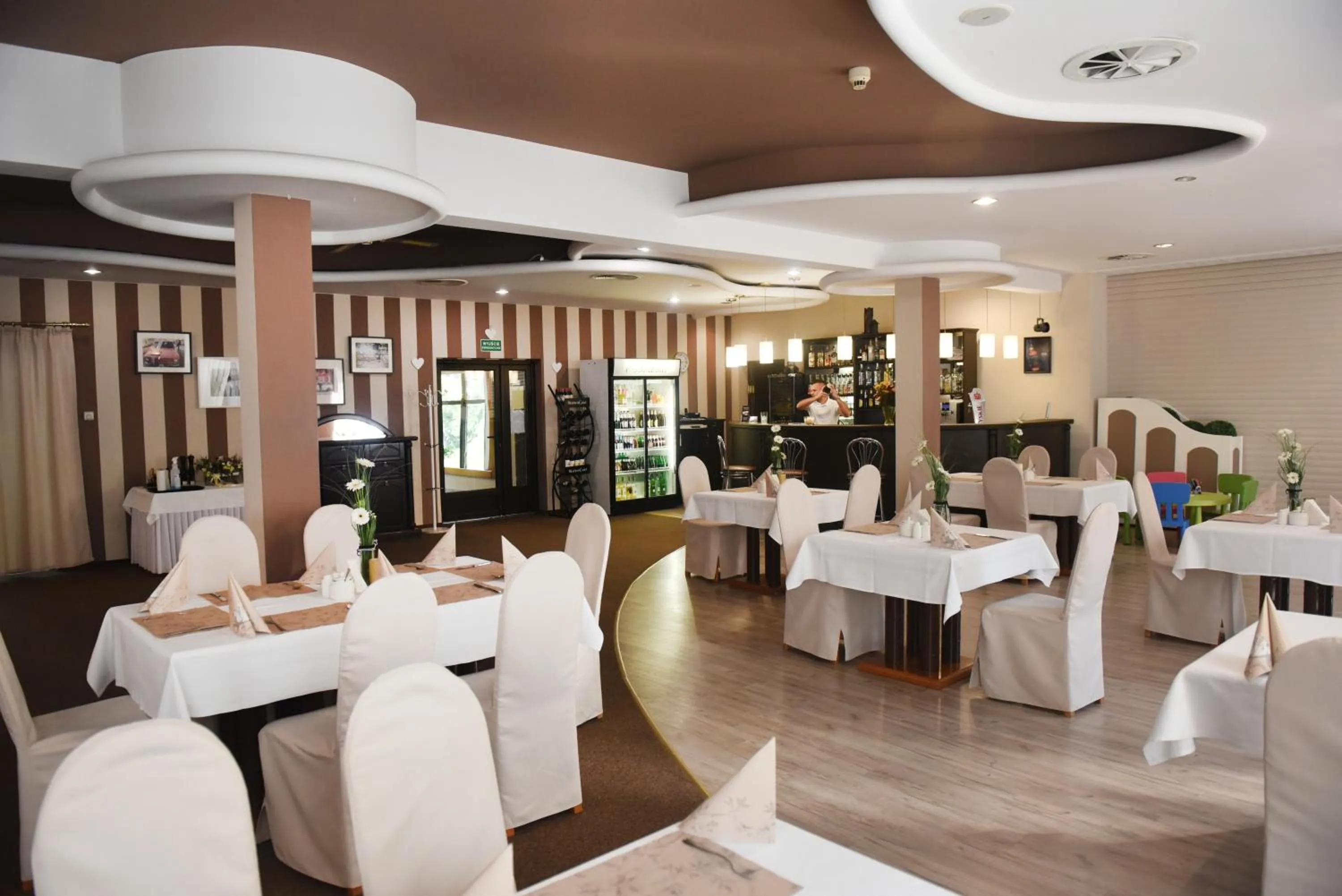 Restaurant/places to eat in Hotel Ossowski