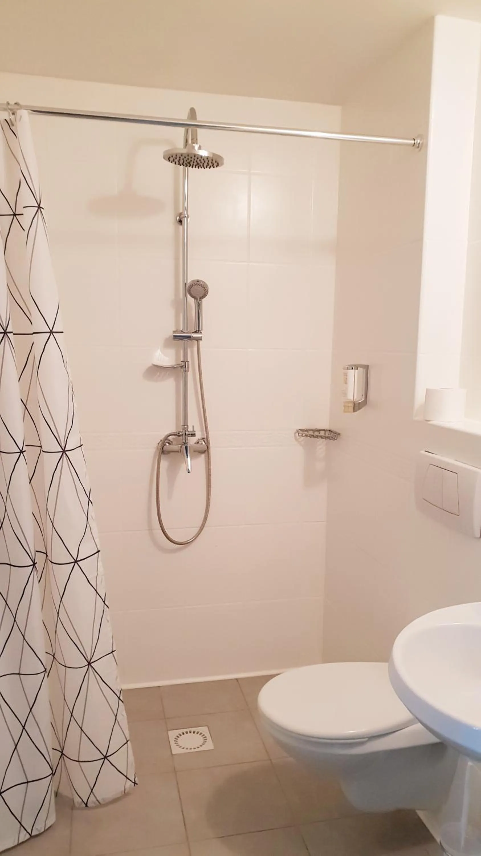 Shower in Hotel Ossowski