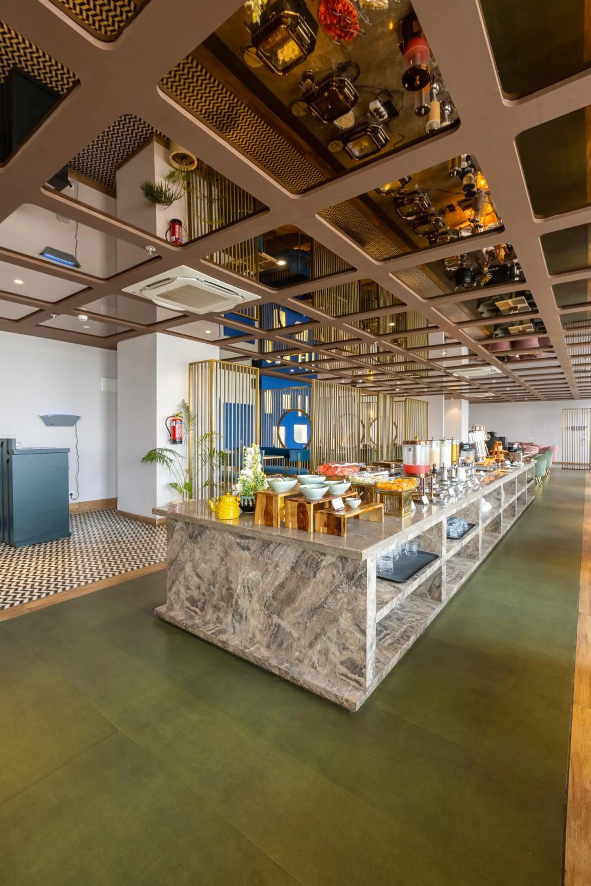 Restaurant/places to eat in Saltstayz Premier Suite Chandigarh Mohali