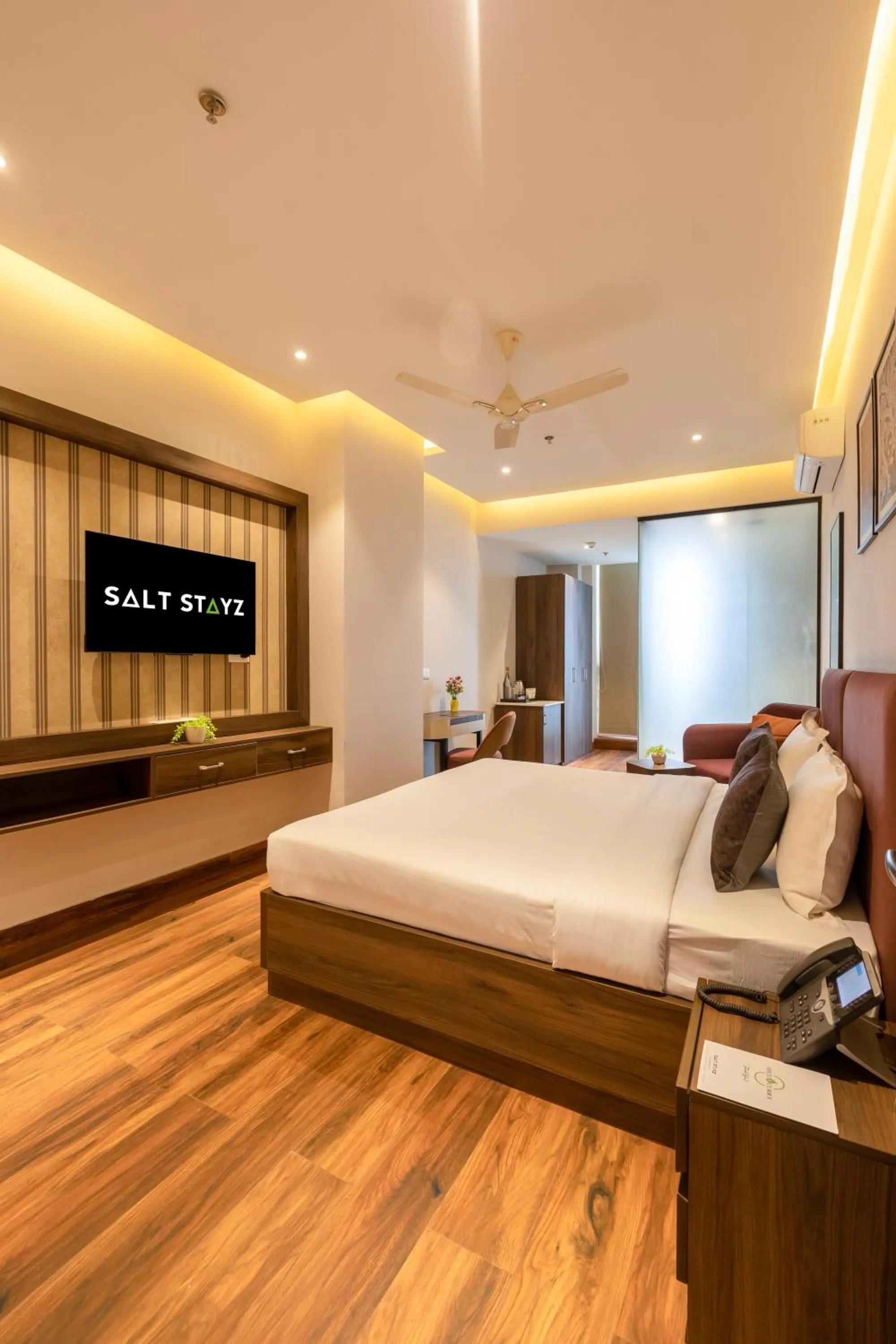 Bed in Saltstayz Premier Suite Chandigarh Mohali