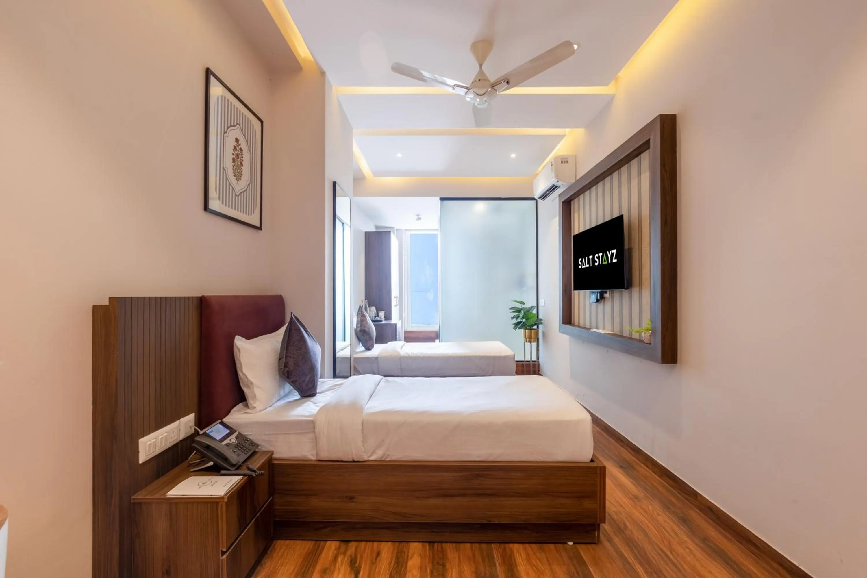 Bed in Saltstayz Premier Suite Chandigarh Mohali