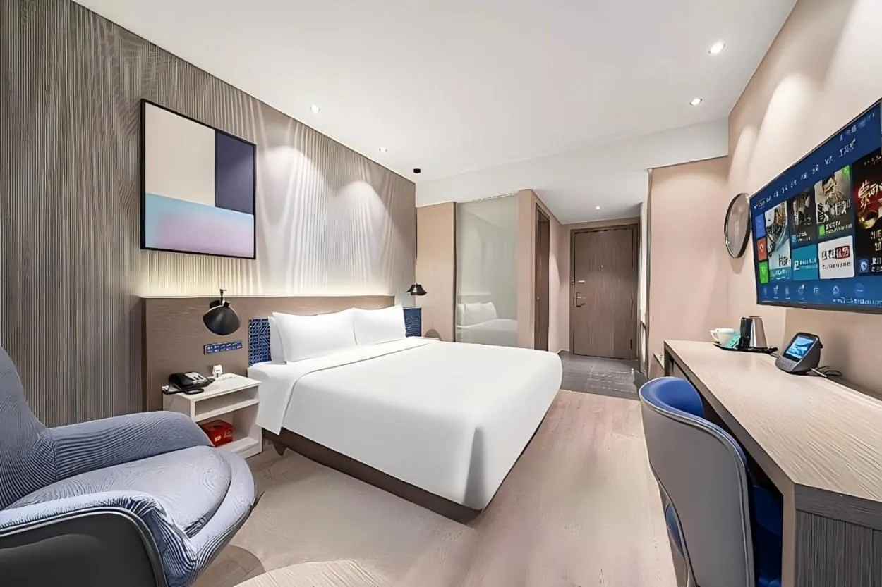 Photo of the whole room, Bed in JL Boutique Hotel shanghai Tian An 1000 Trees Jing An Temple changshou Road Store