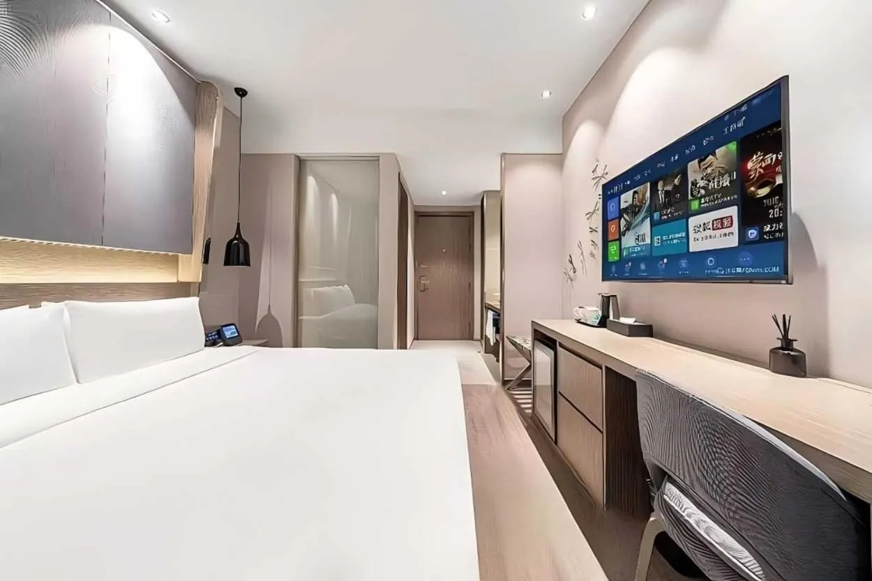 Photo of the whole room, Bed in JL Boutique Hotel shanghai Tian An 1000 Trees Jing An Temple changshou Road Store