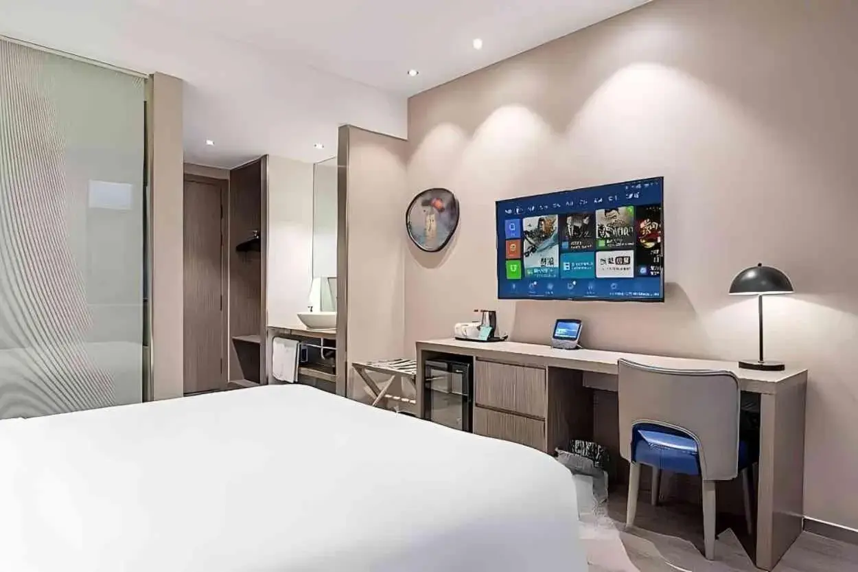 Deluxe Double Room with Shower in JL Boutique Hotel shanghai Tian An 1000 Trees Jing An Temple changshou Road Store Deluxe Double Room with Shower in JL Boutique Hotel shanghai Tian An 1000 Trees Jing An Temple changshou Road Store