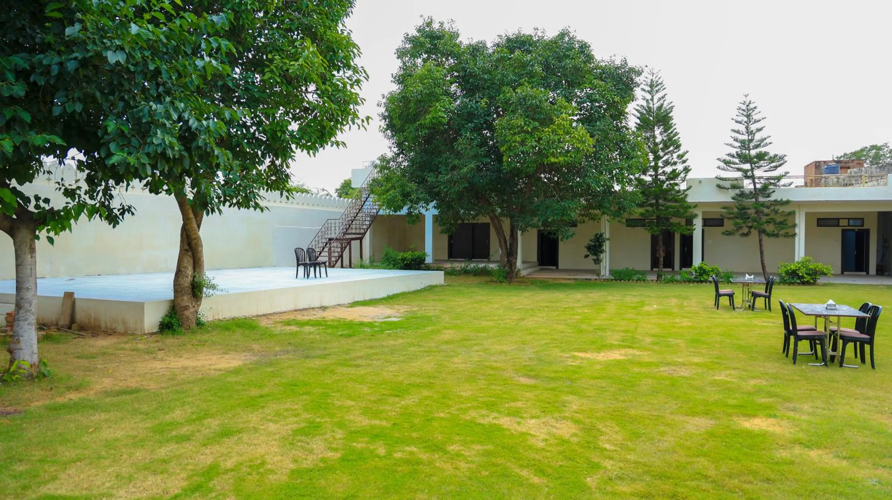 Garden in The Lala Hotel and Resort