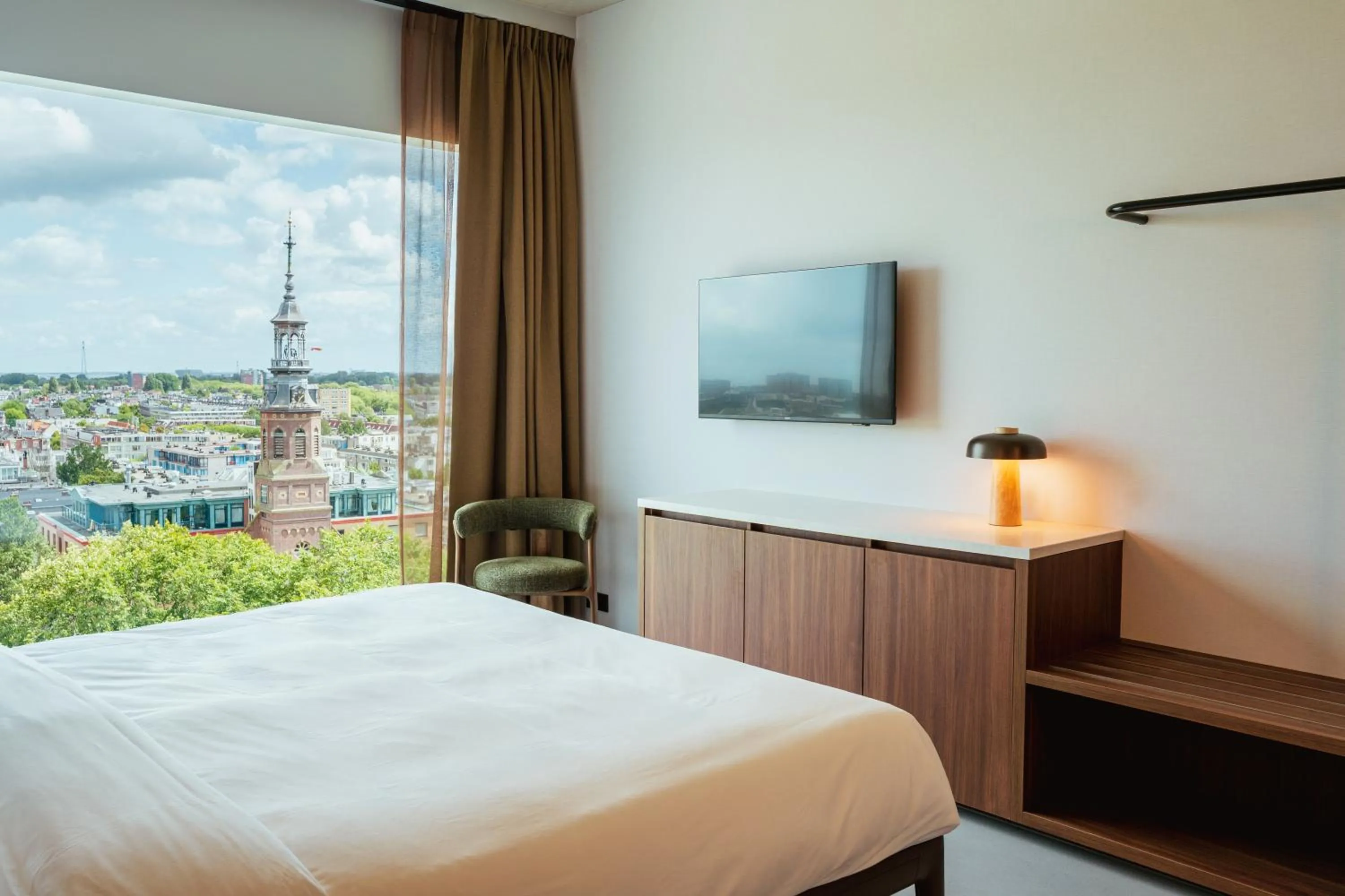 View (from property/room), Bed in Hotel V Oosterpark