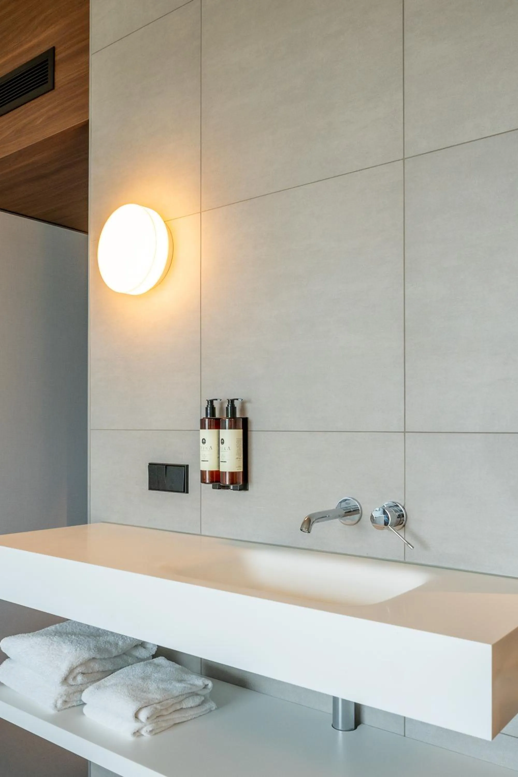 Bathroom in Hotel V Oosterpark