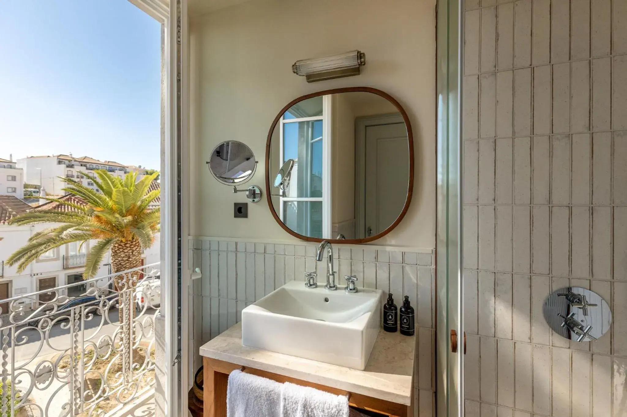 Double Room in Palácio de Tavira, a Small Luxury Hotel of the World Double Room in Palácio de Tavira, a Small Luxury Hotel of the World