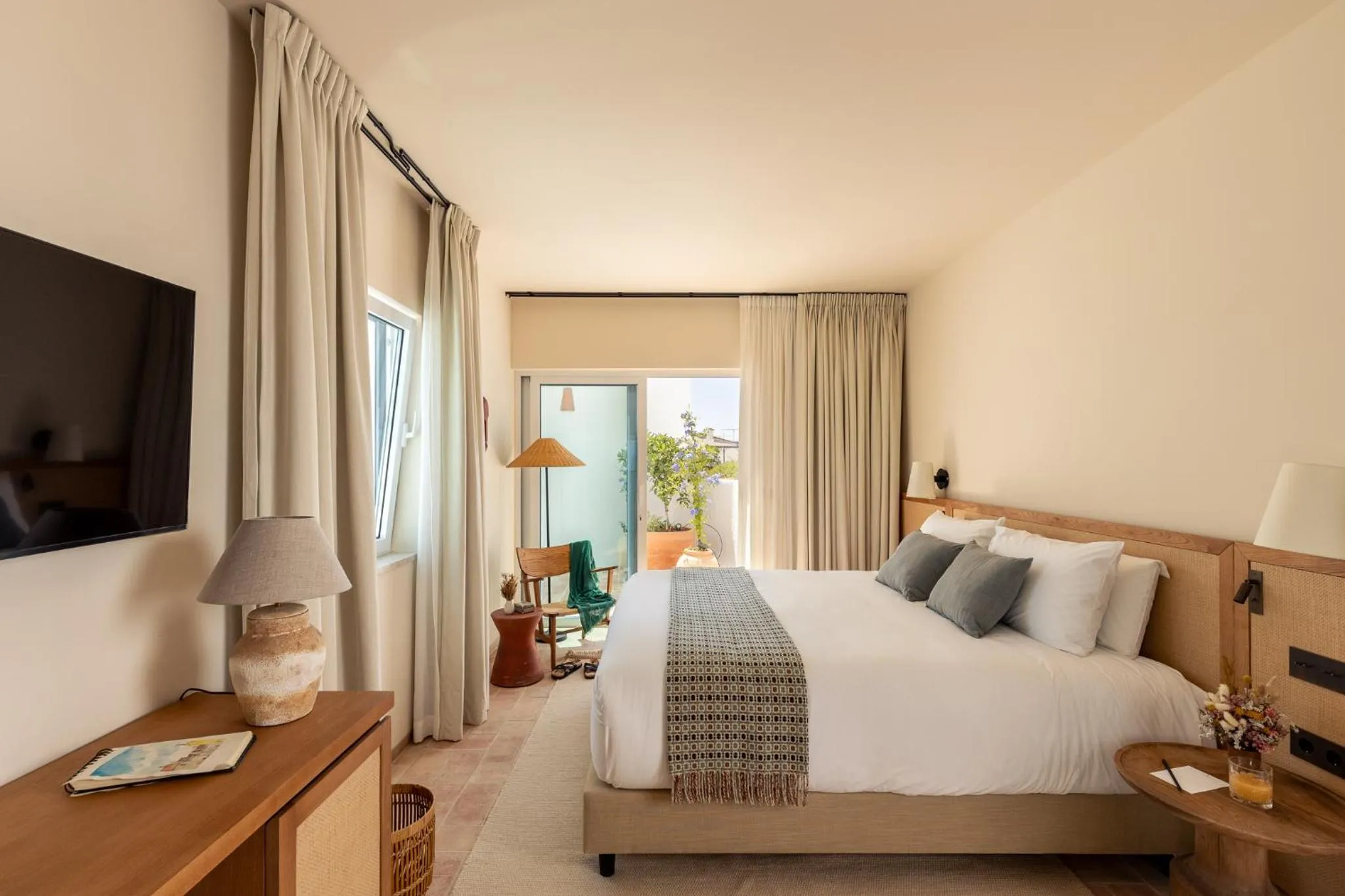 Bed in Palácio de Tavira, a Small Luxury Hotel of the World