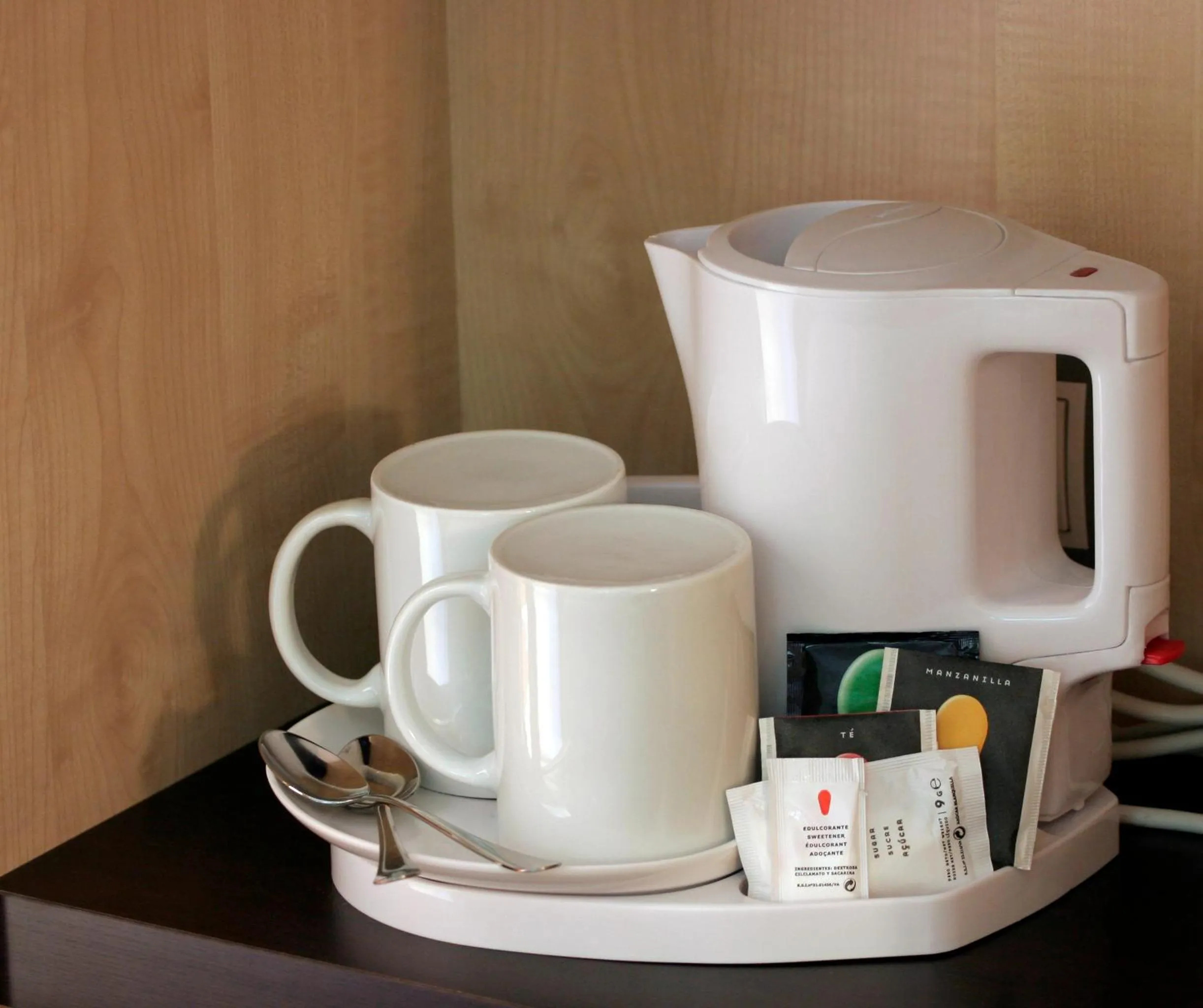 Coffee/tea facilities in Holiday Inn Express Madrid-Getafe by IHG