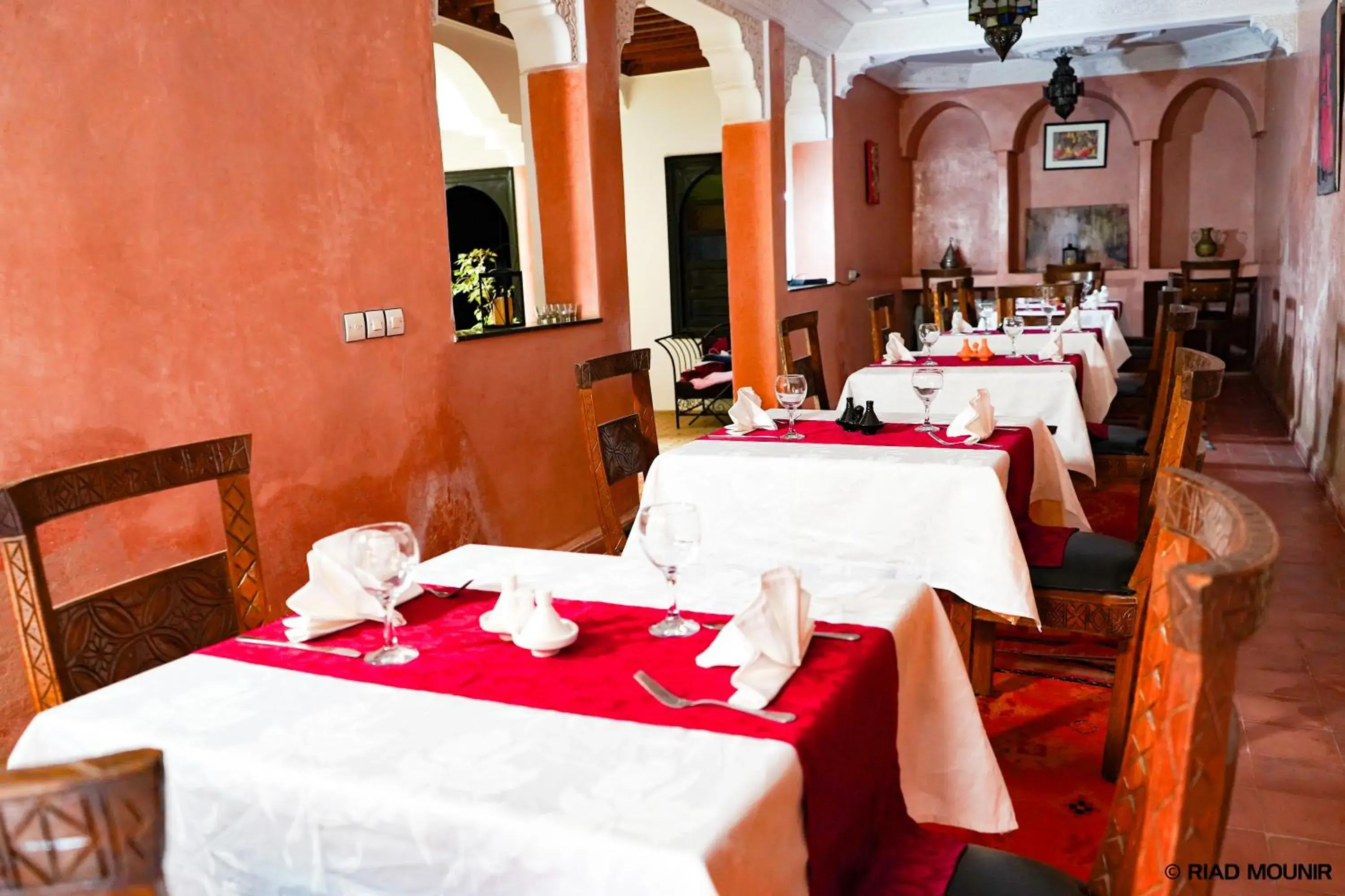 Restaurant/places to eat in Riad Mounir Restaurant/places to eat in Riad Mounir
