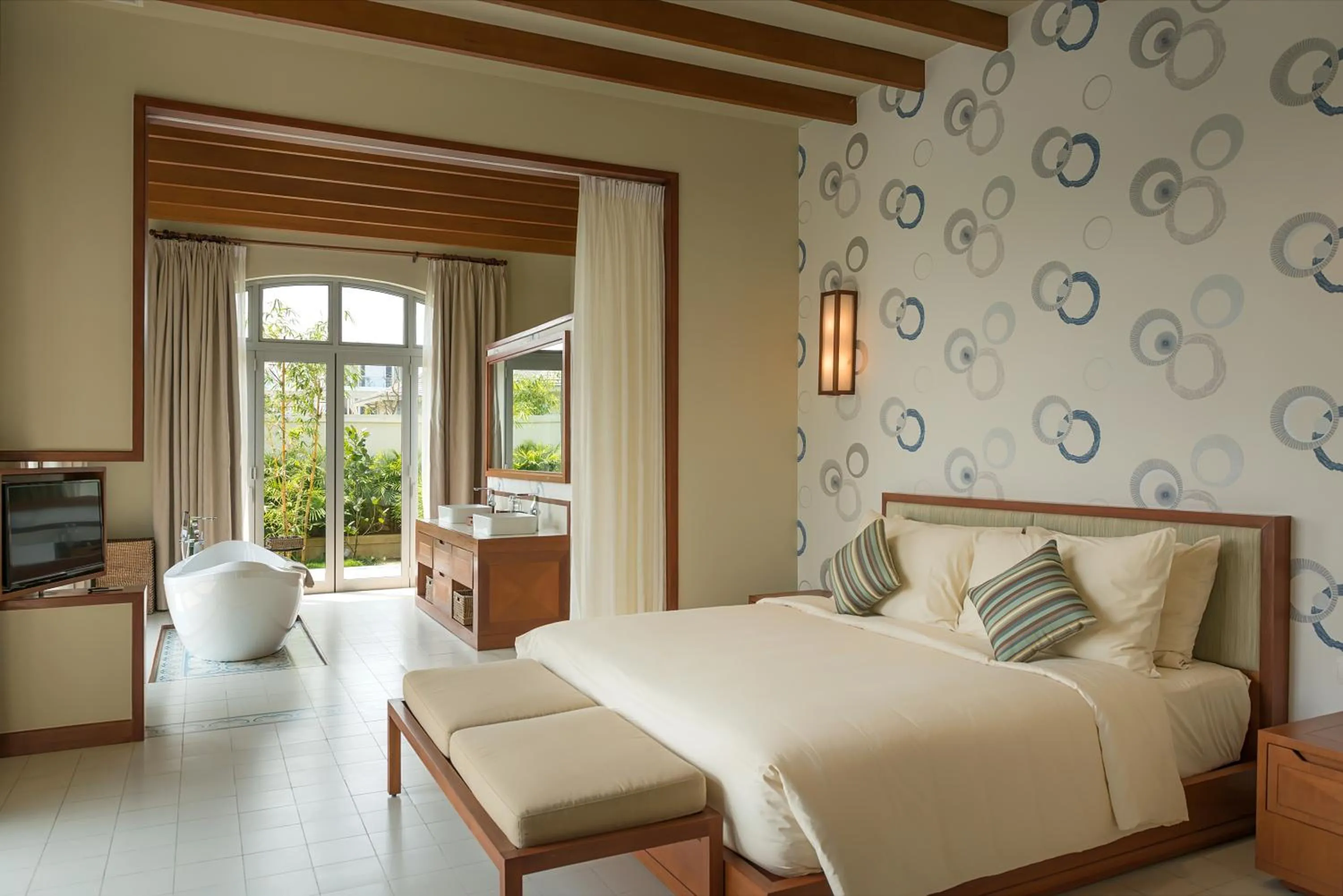 Bed in FLC Luxury Hotel Samson