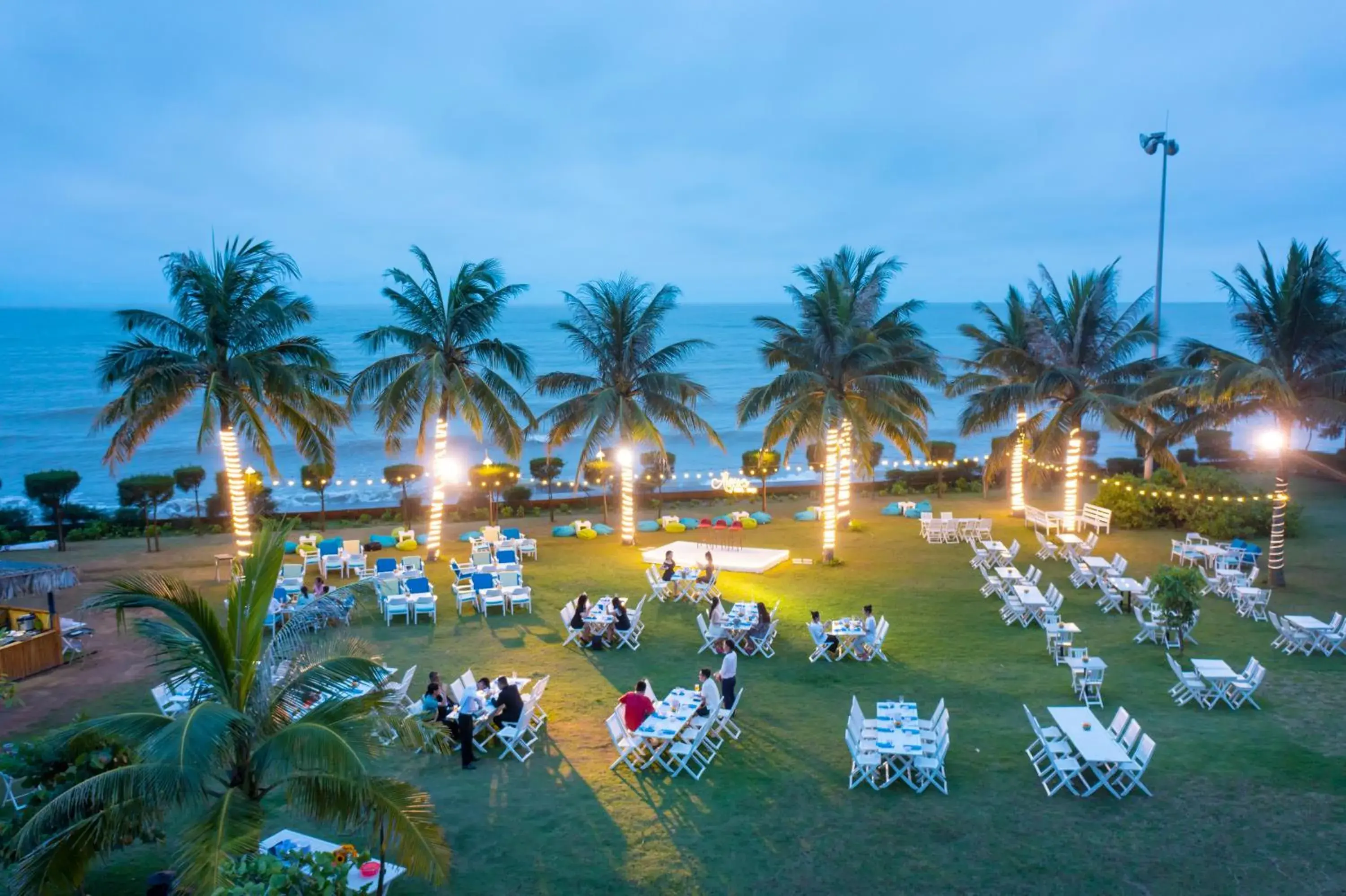 Restaurant/places to eat in FLC Luxury Hotel Samson Restaurant/places to eat in FLC Luxury Hotel Samson