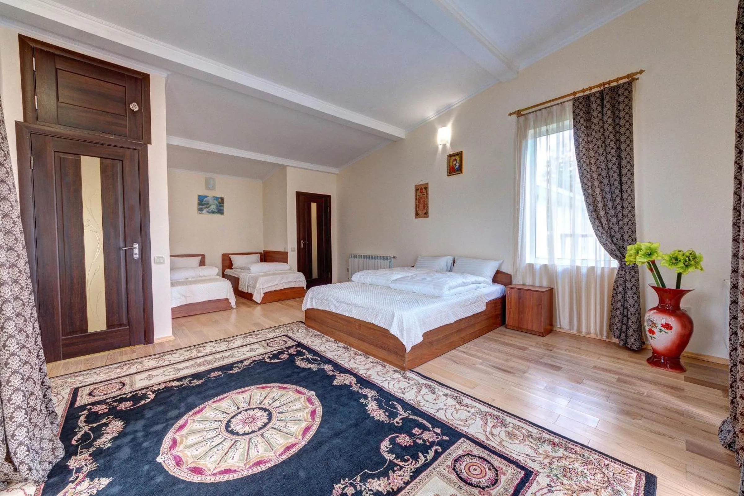 Bedroom, Bed in Torba