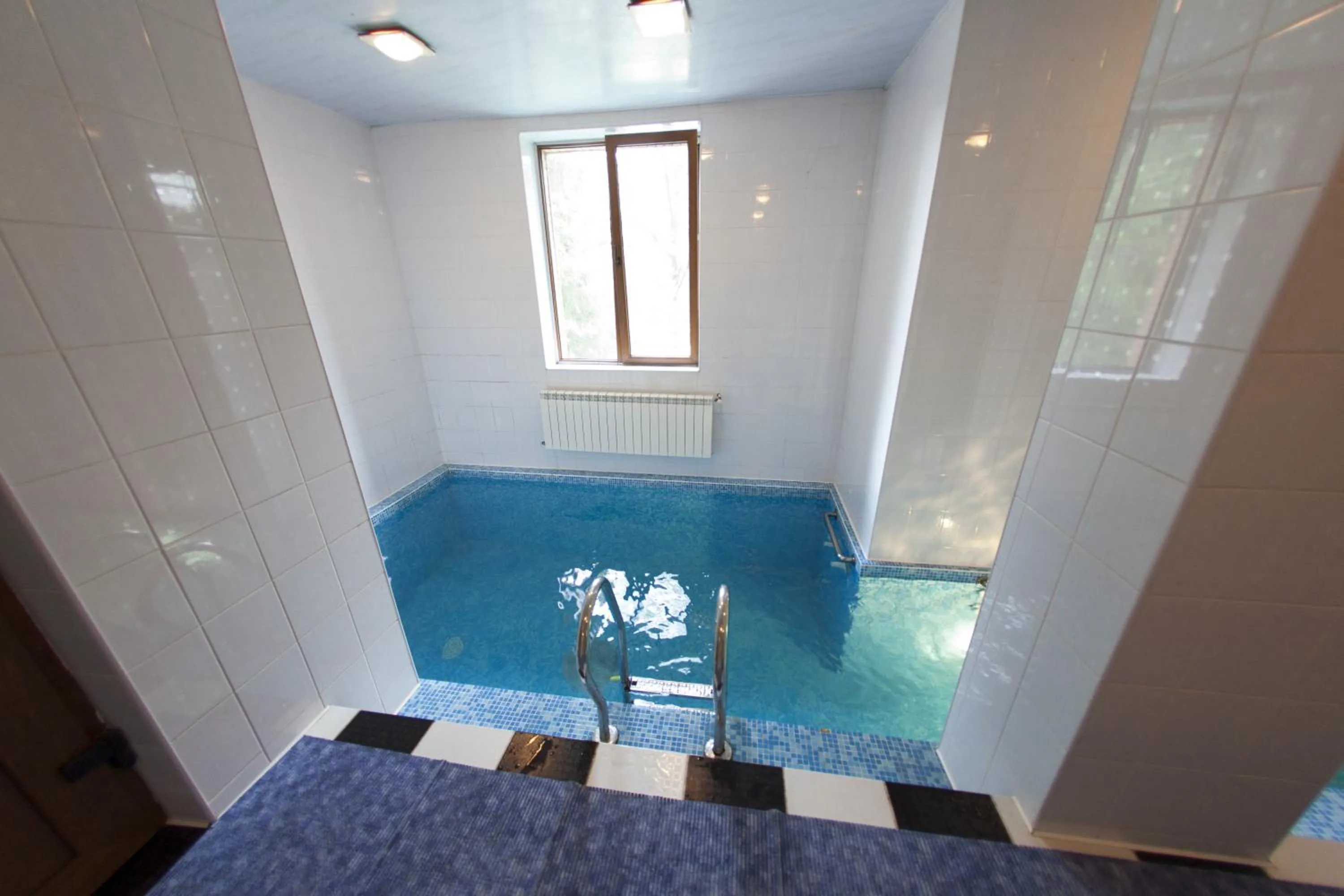 Swimming pool in Torba