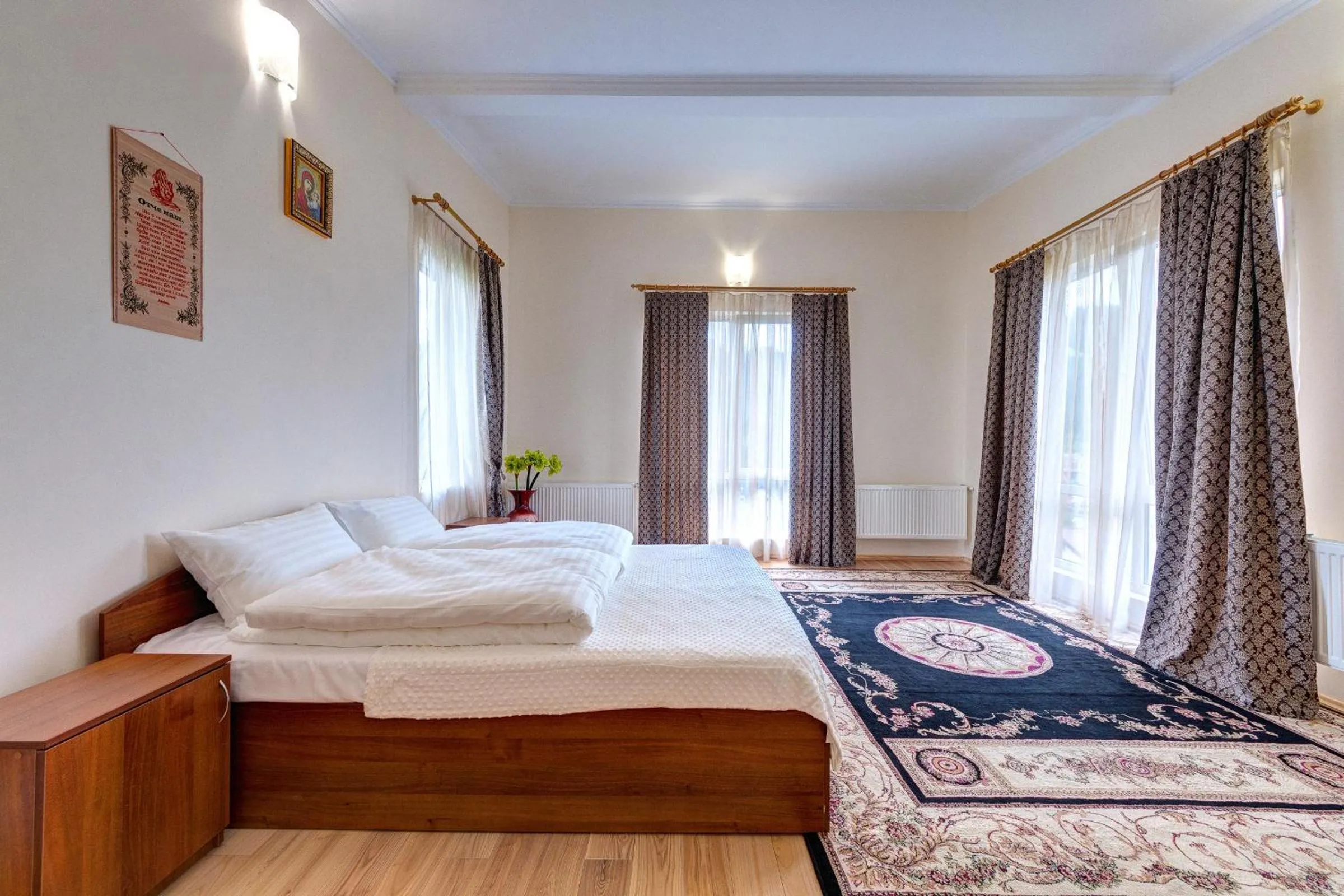 Bedroom, Bed in Torba
