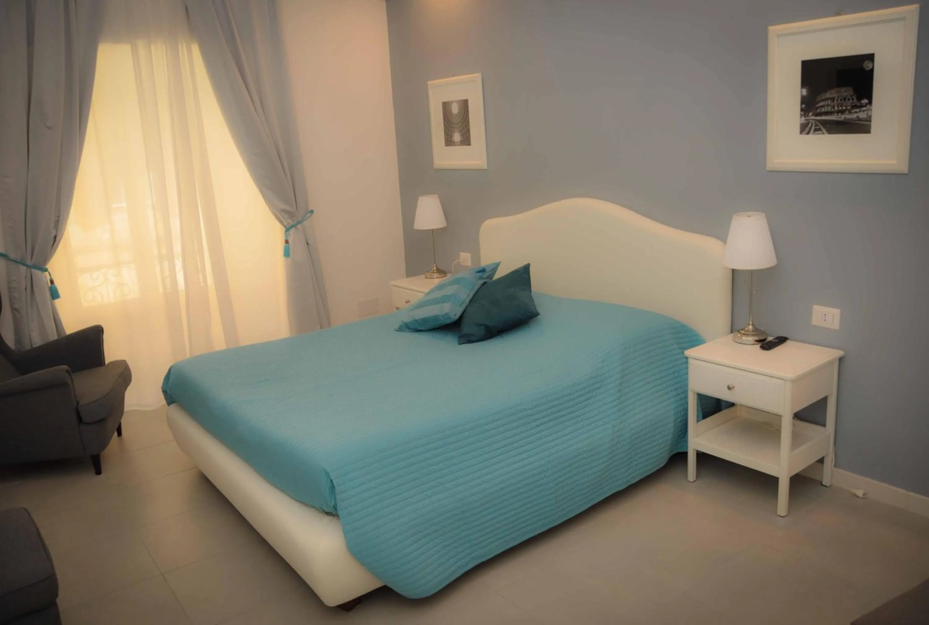 Photo of the whole room, Bed in Rome Together Guest House