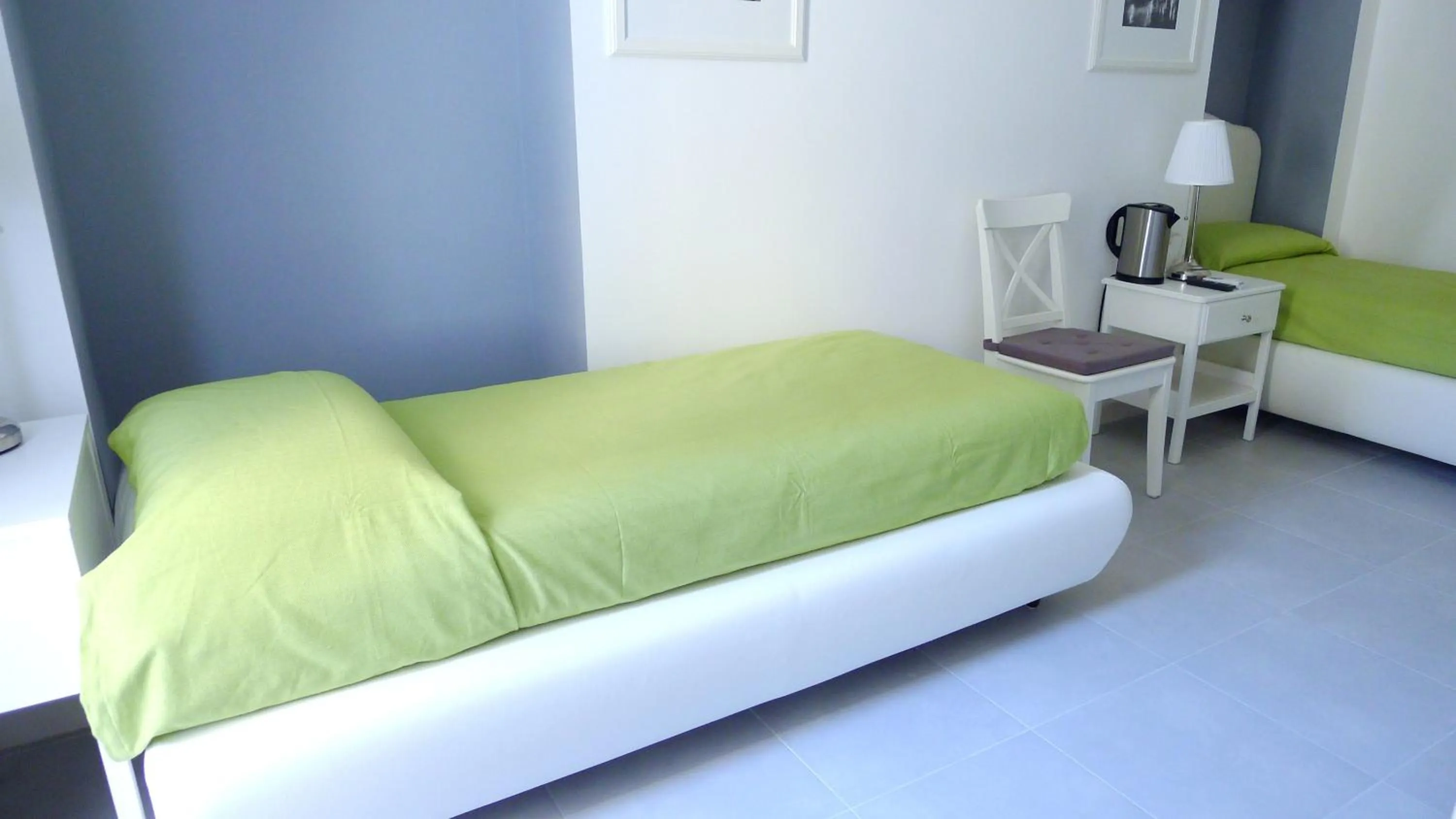 Photo of the whole room, Bed in Rome Together Guest House