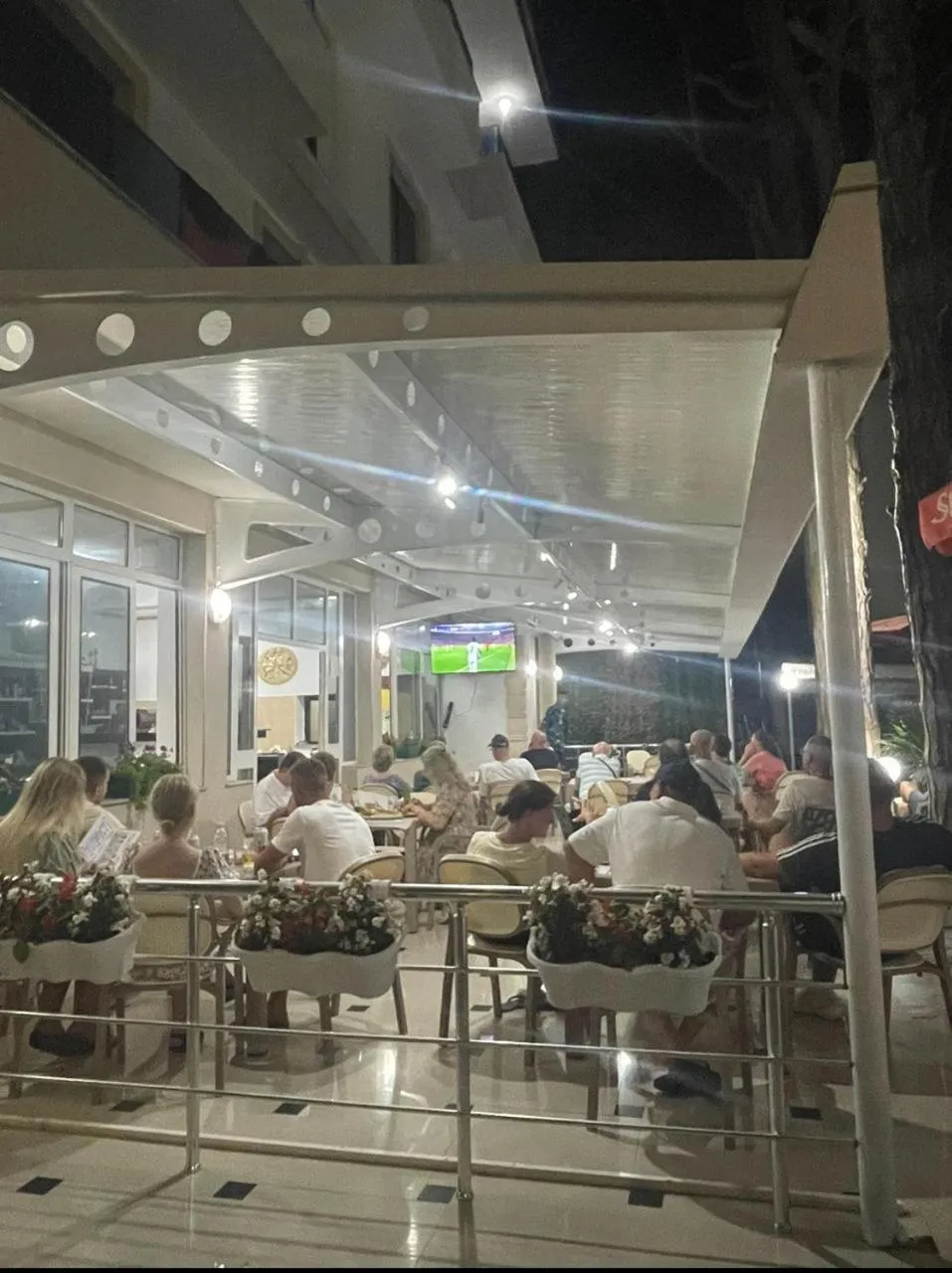 Restaurant/places to eat in Hotel Ylberi
