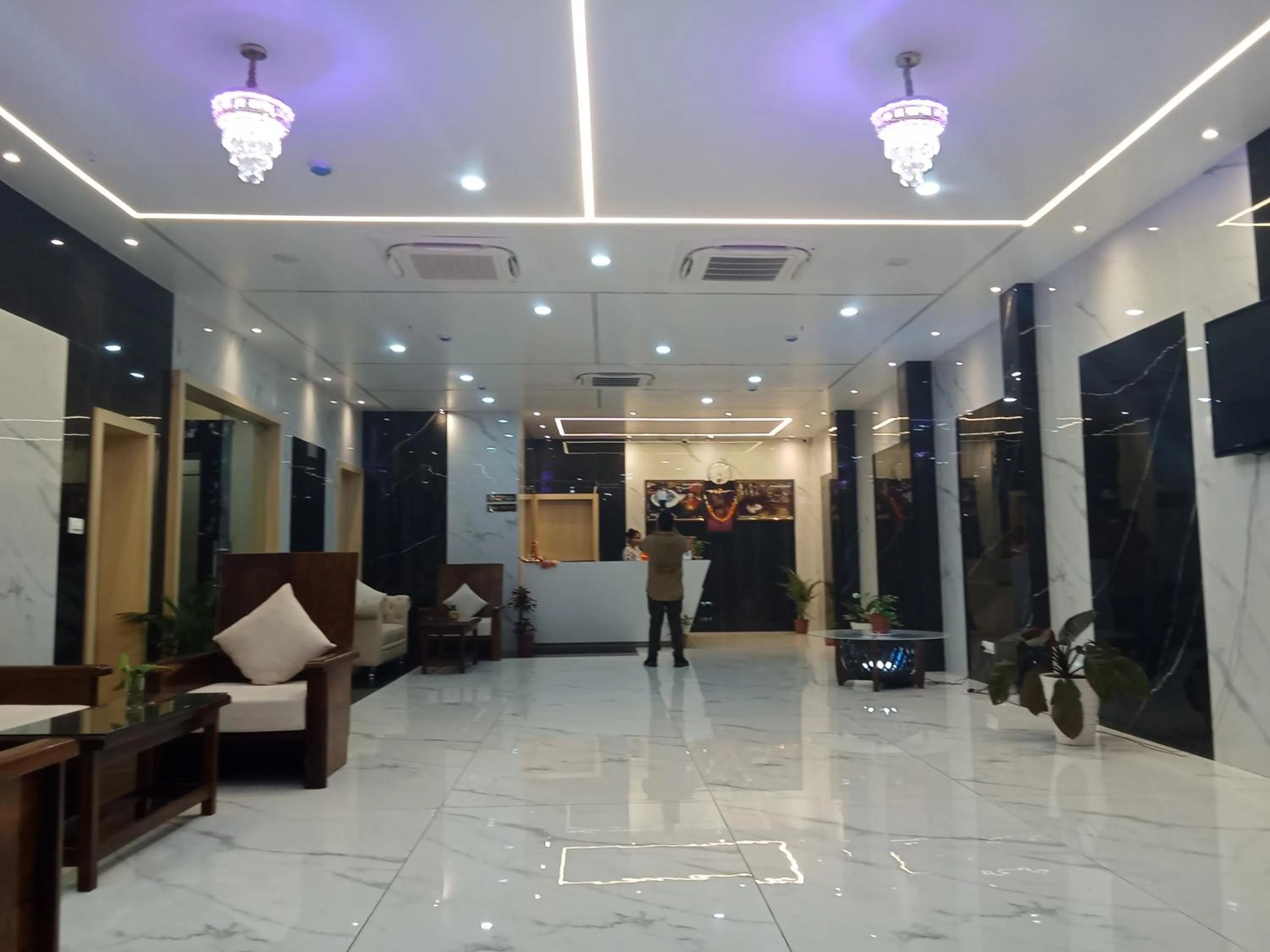 Lobby or reception in Hotel Chariot Inn