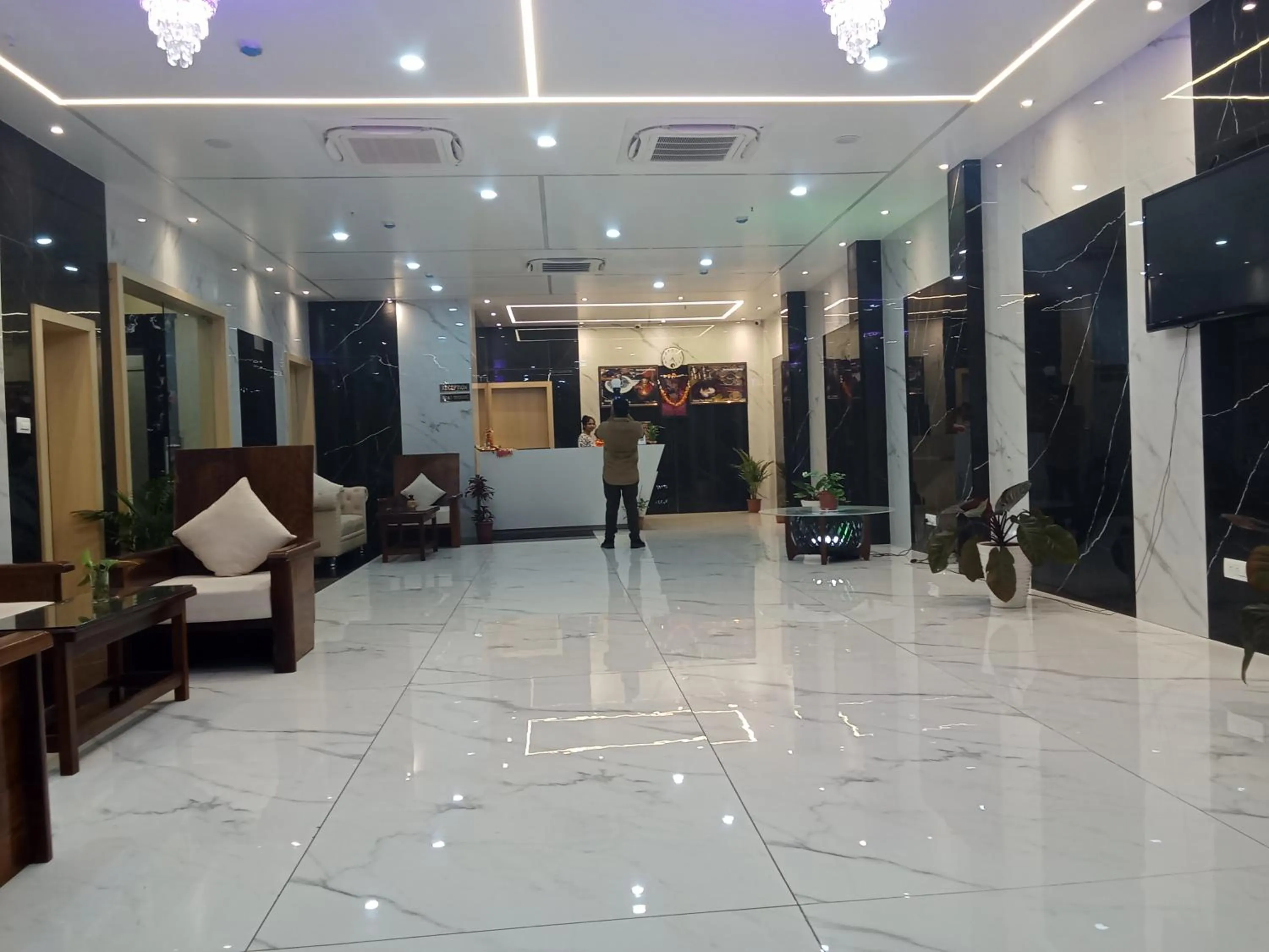 Lobby or reception in Hotel Chariot Inn