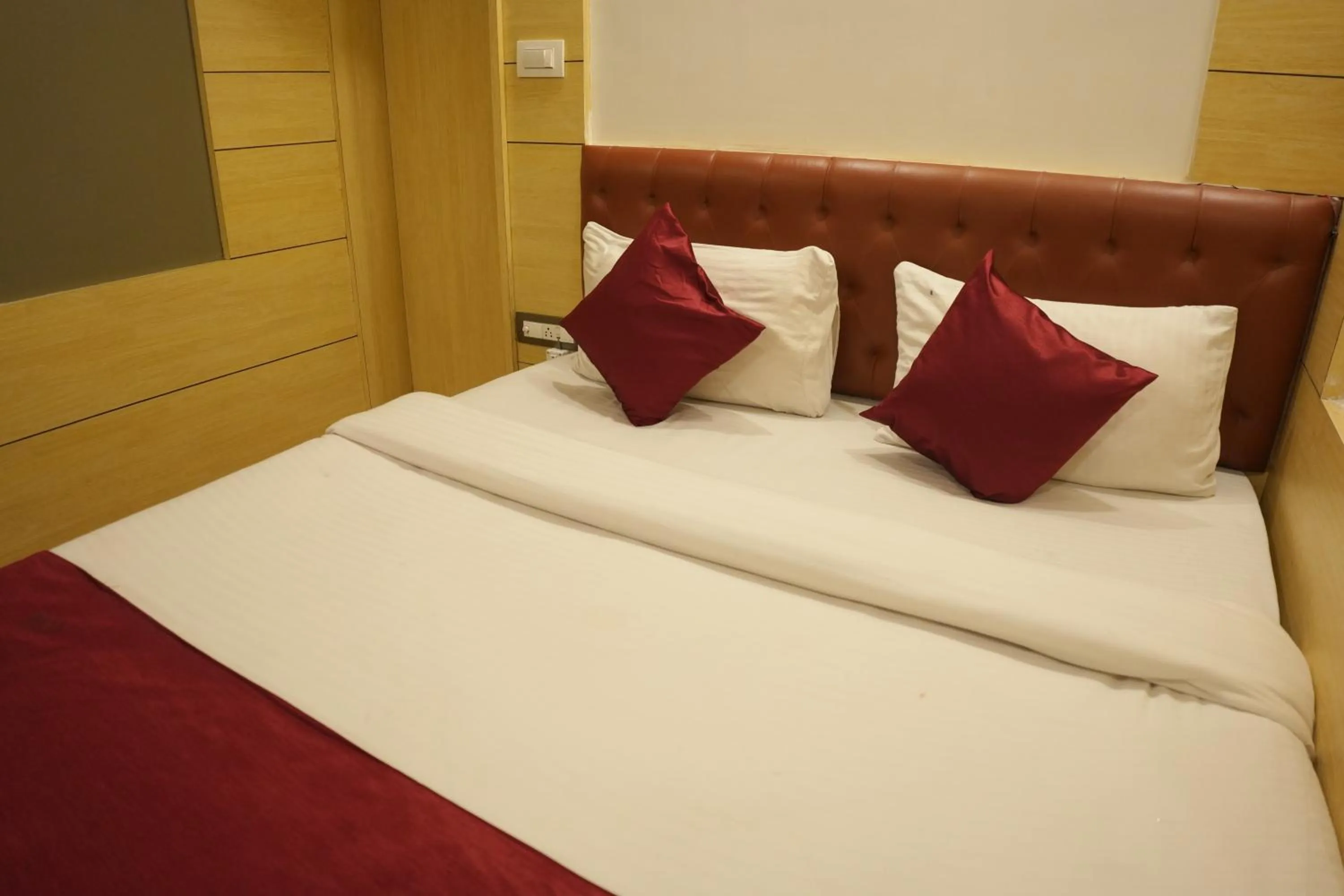 Photo of the whole room, Bed in Hotel Chariot Inn