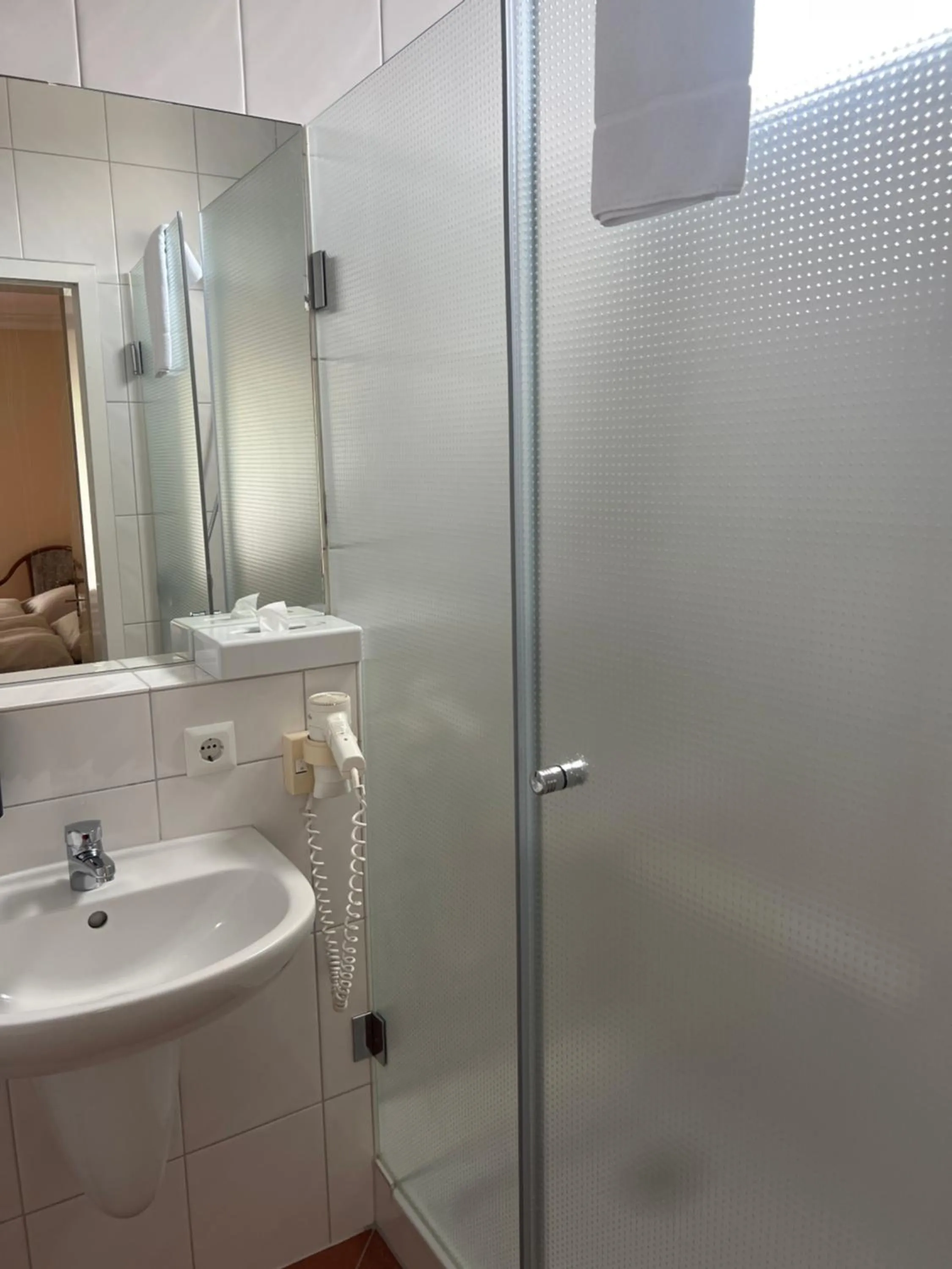 Shower in Hotel Bremer Kreuz