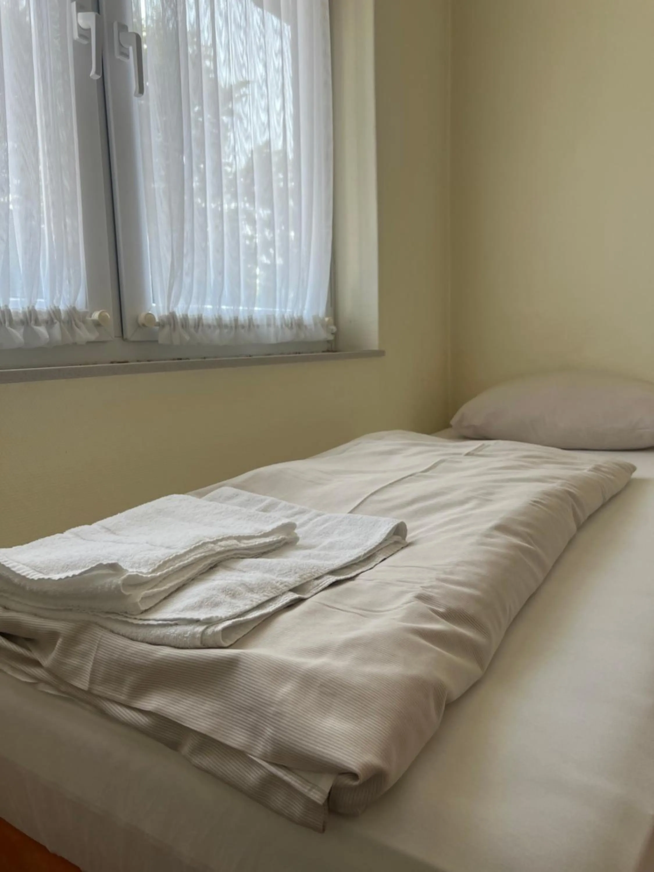 Bedroom, Bed in Hotel Bremer Kreuz