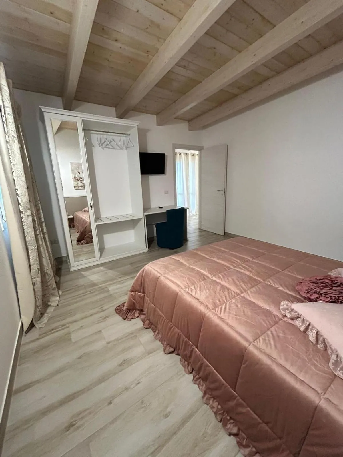 Bedroom, Bed in Camere Marisol