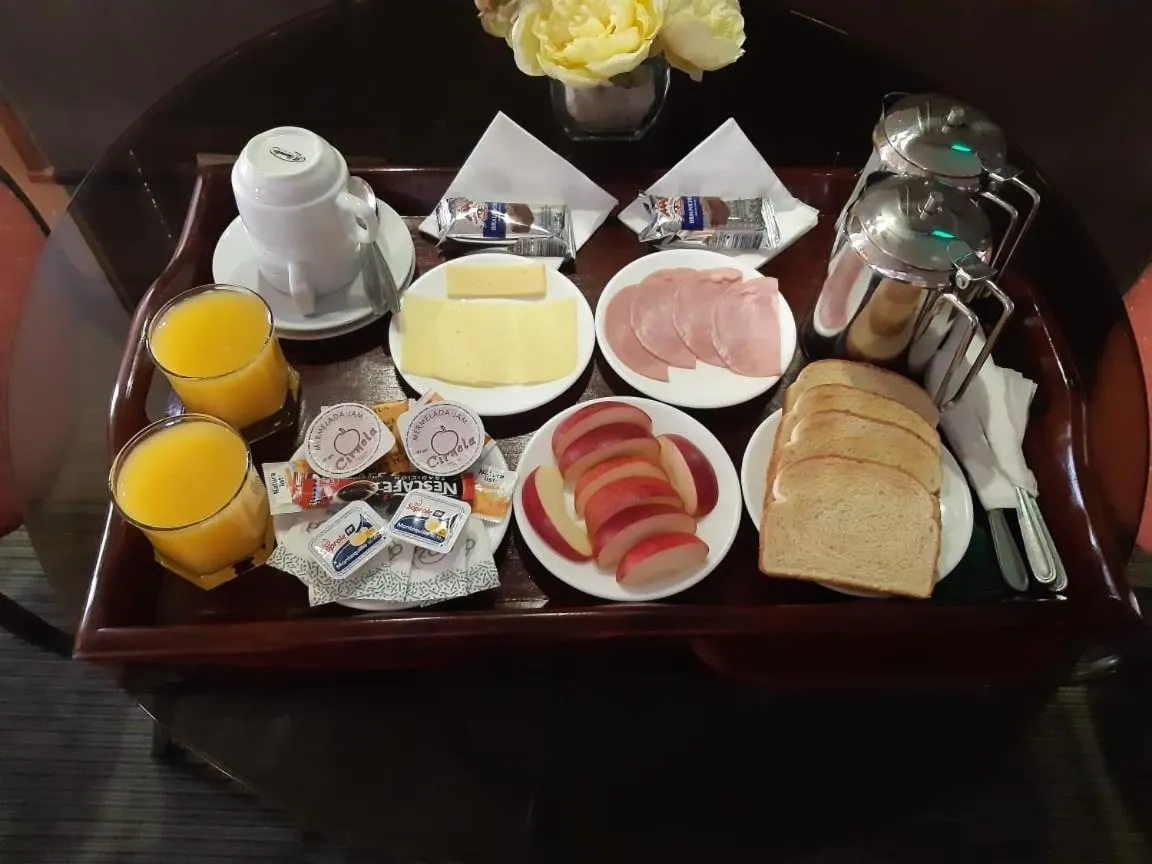 Breakfast in Hotel Cerro Castillo