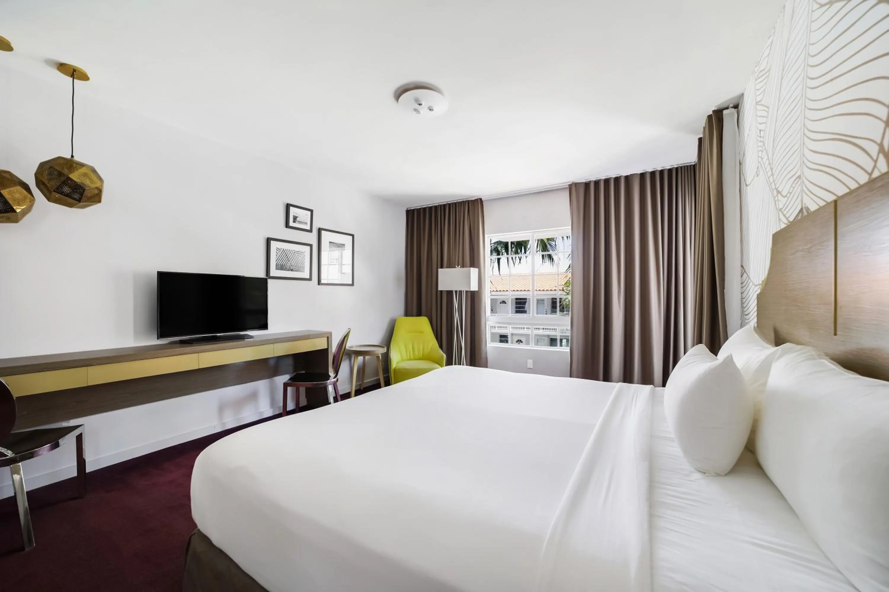 Standard King Room (Self Check-in) in Alamo Hotel