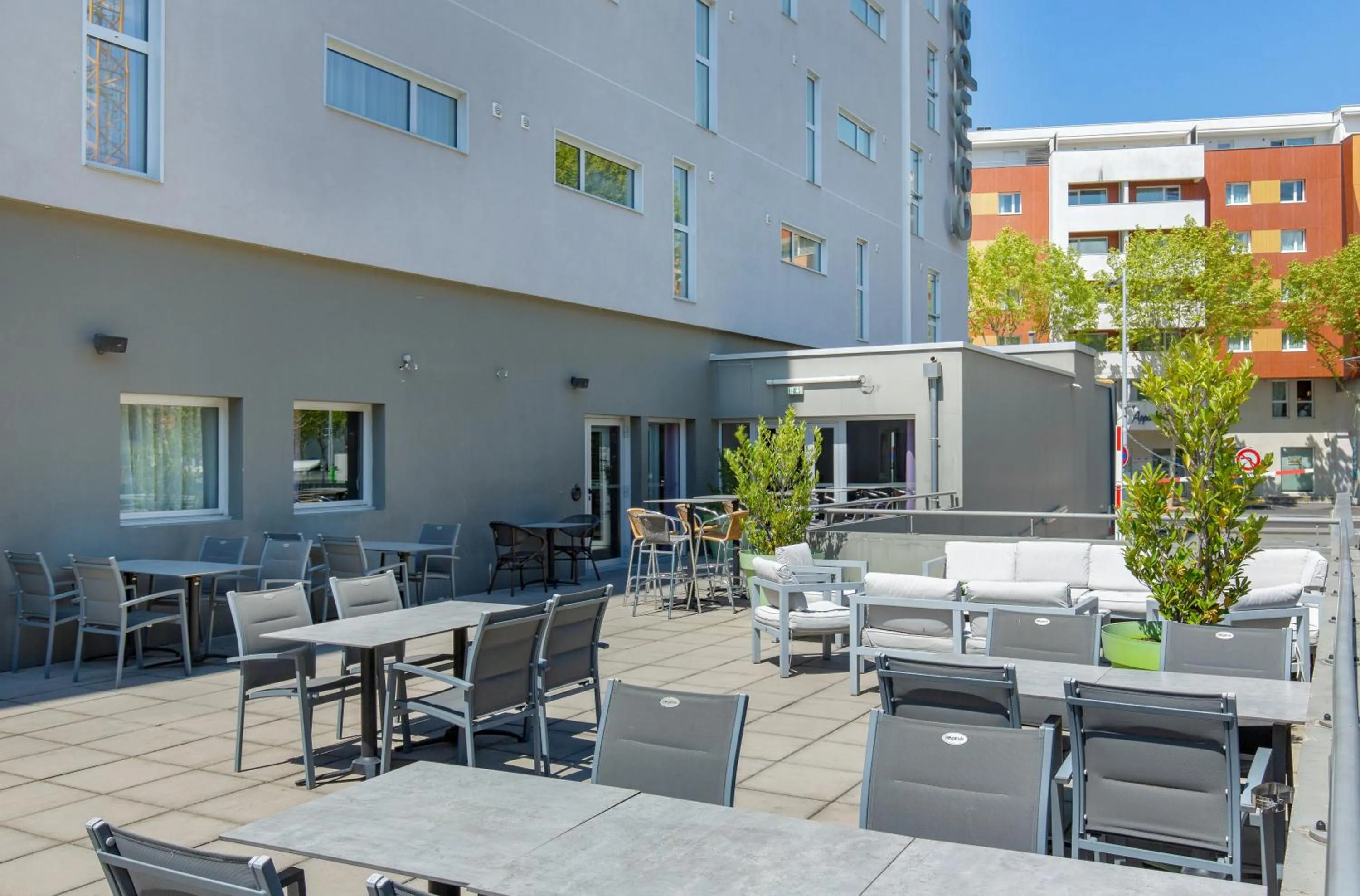 Patio in Campanile Clermont Ferrand Centre