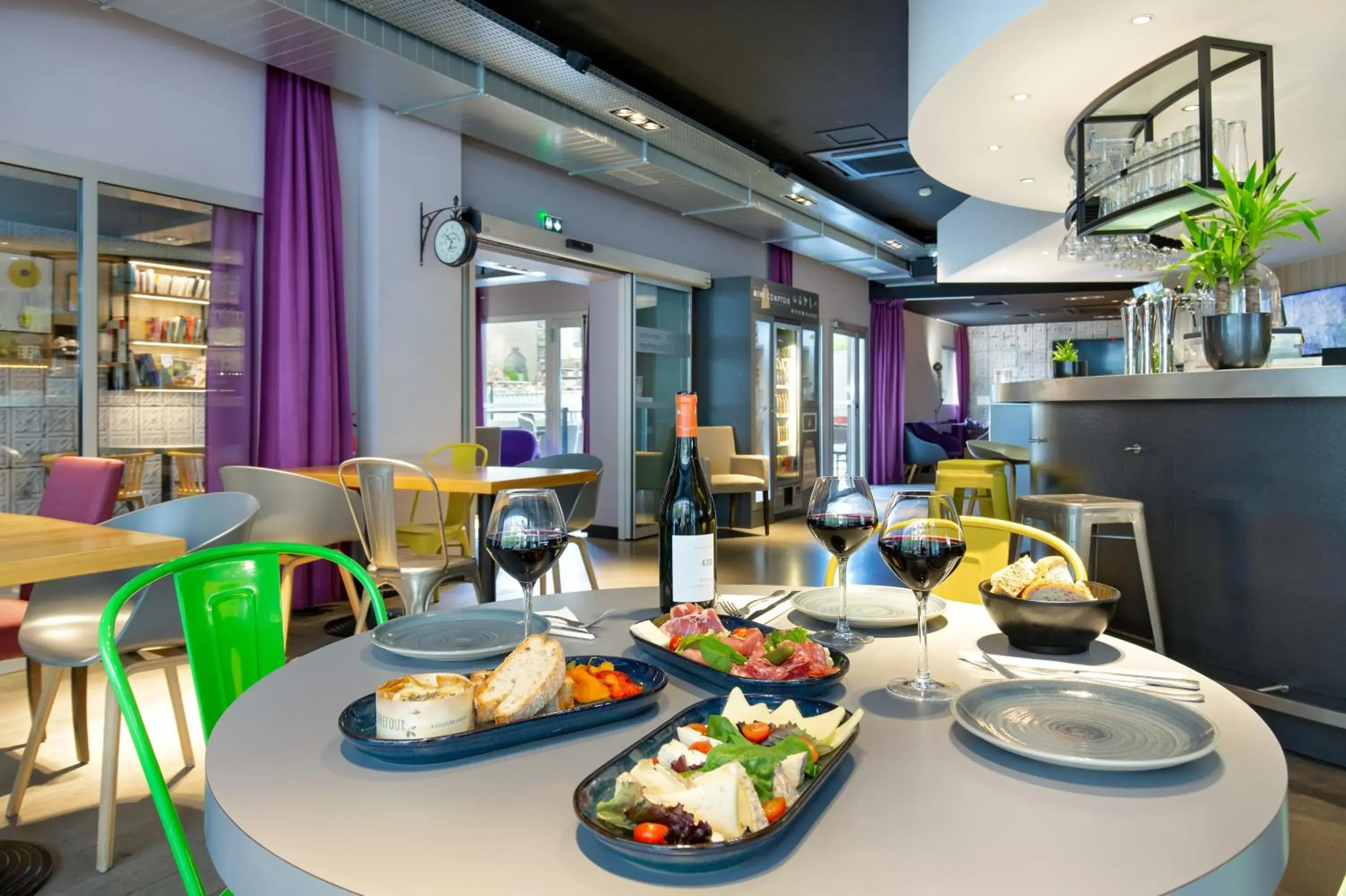 Restaurant/places to eat in Campanile Clermont Ferrand Centre Restaurant/places to eat in Campanile Clermont Ferrand Centre