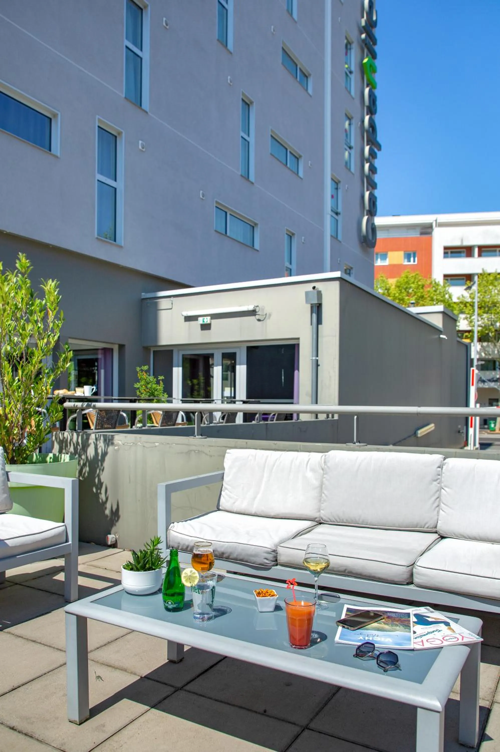 Patio in Campanile Clermont Ferrand Centre