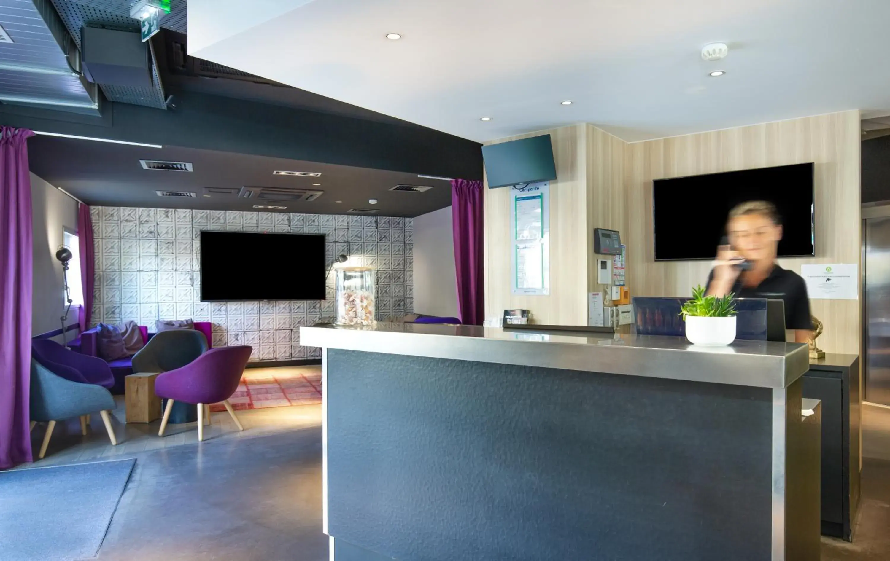 Lobby or reception in Campanile Clermont Ferrand Centre Lobby or reception in Campanile Clermont Ferrand Centre