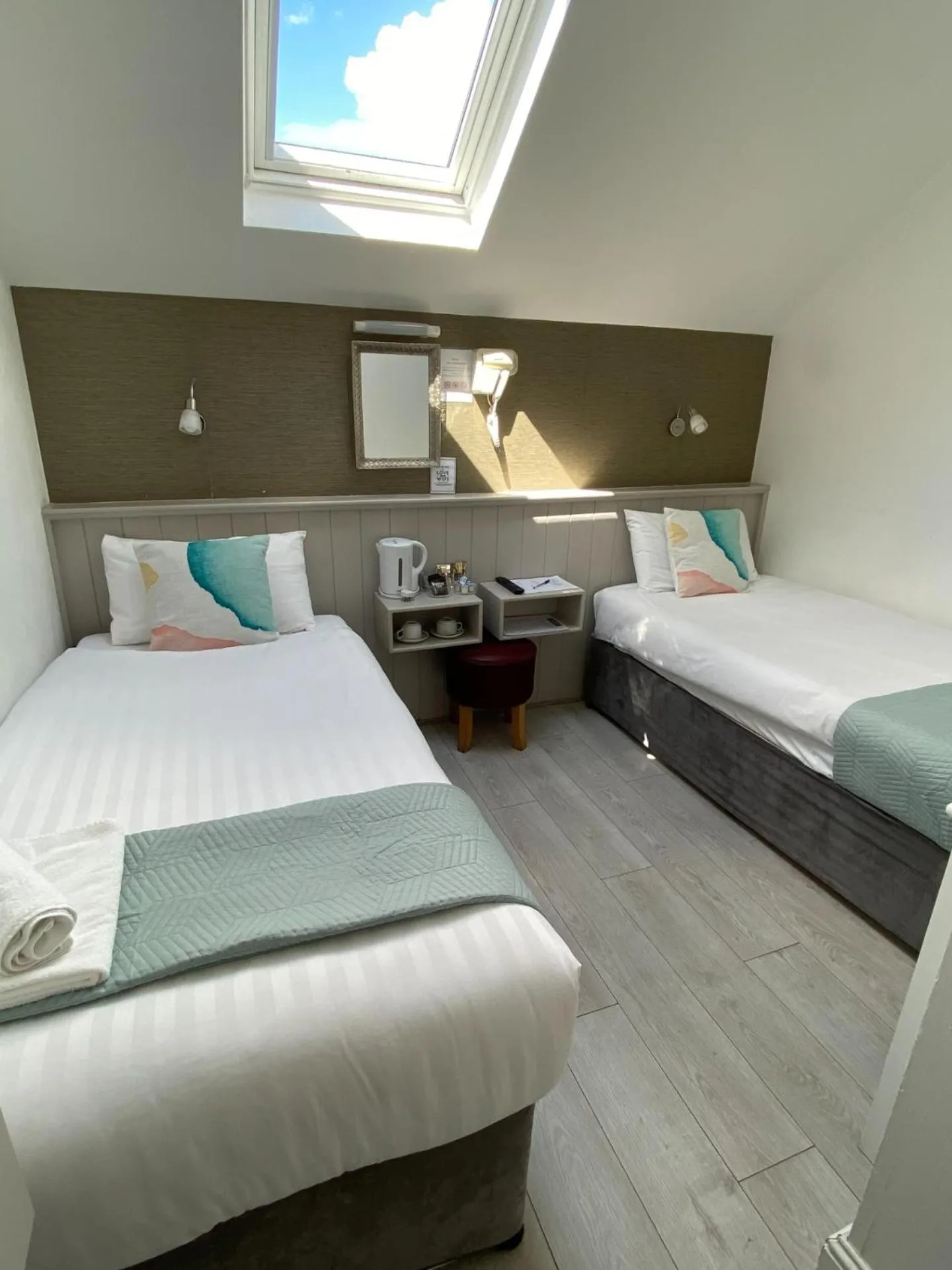 Bedroom, Bed in The Town House Hotel