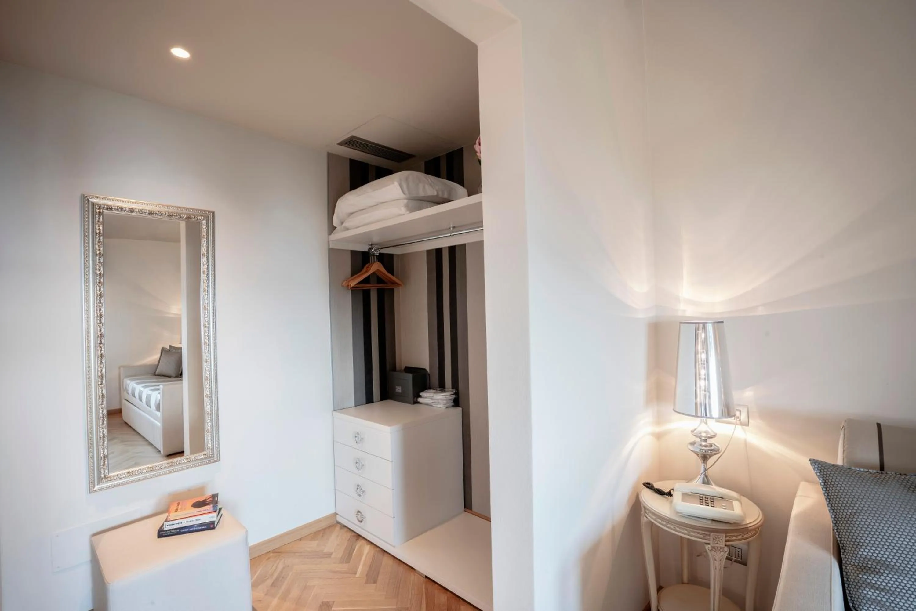 Bedroom, Bed in Hotel Bellevue