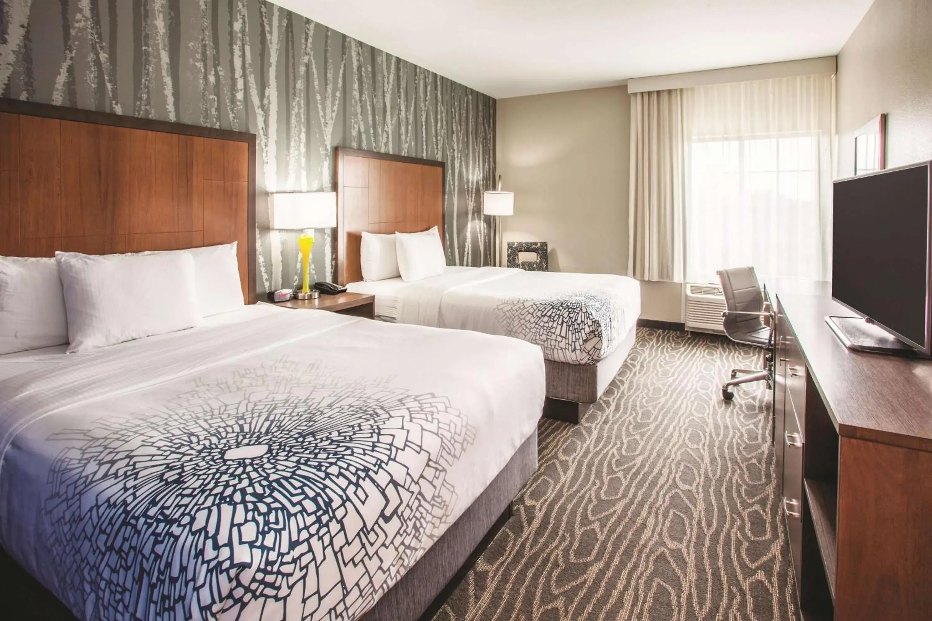 Queen Room with Two Queen Beds in La Quinta by Wyndham Duluth Queen Room with Two Queen Beds in La Quinta by Wyndham Duluth