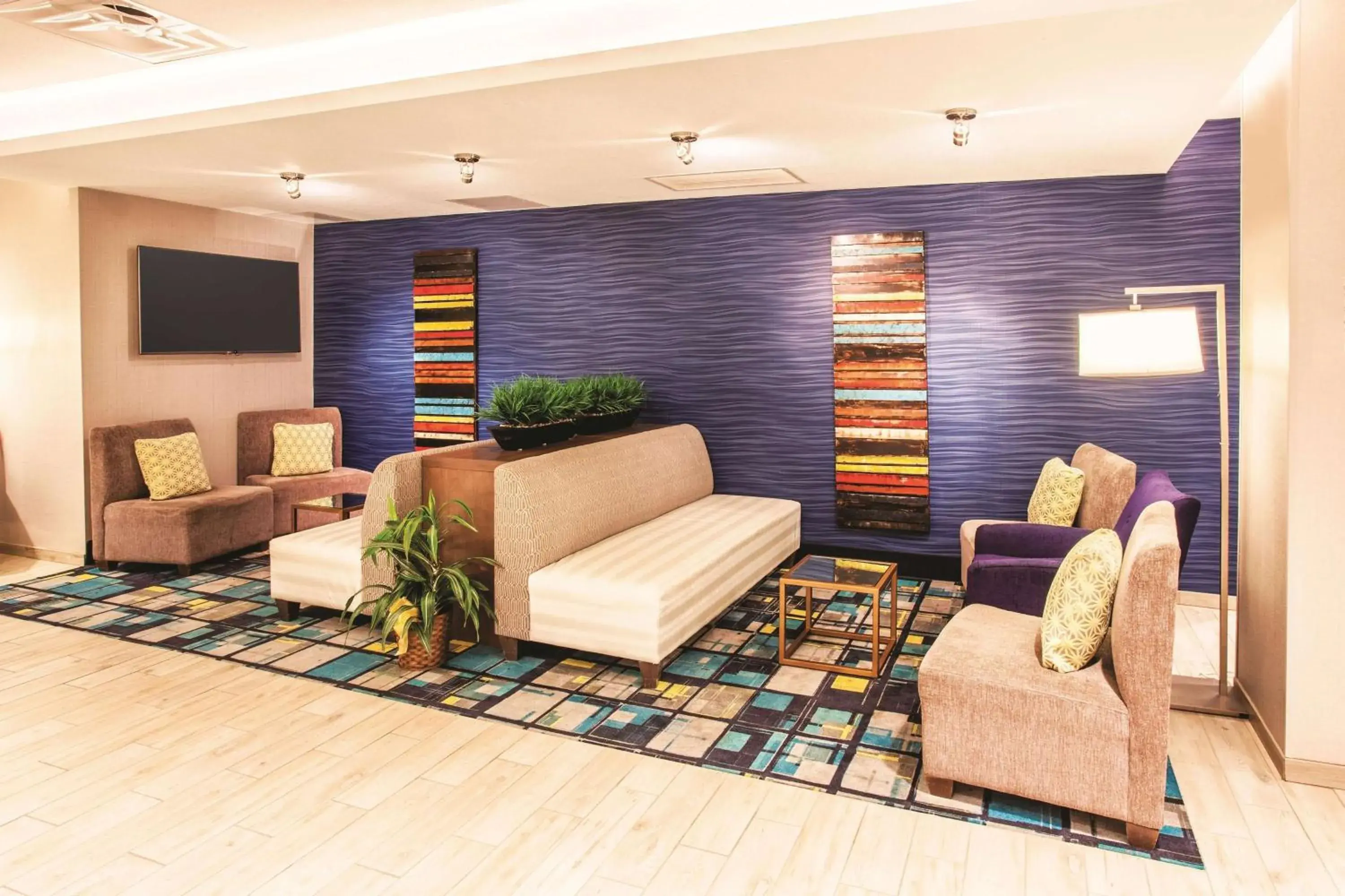 Lobby or reception in La Quinta by Wyndham Duluth Lobby or reception in La Quinta by Wyndham Duluth