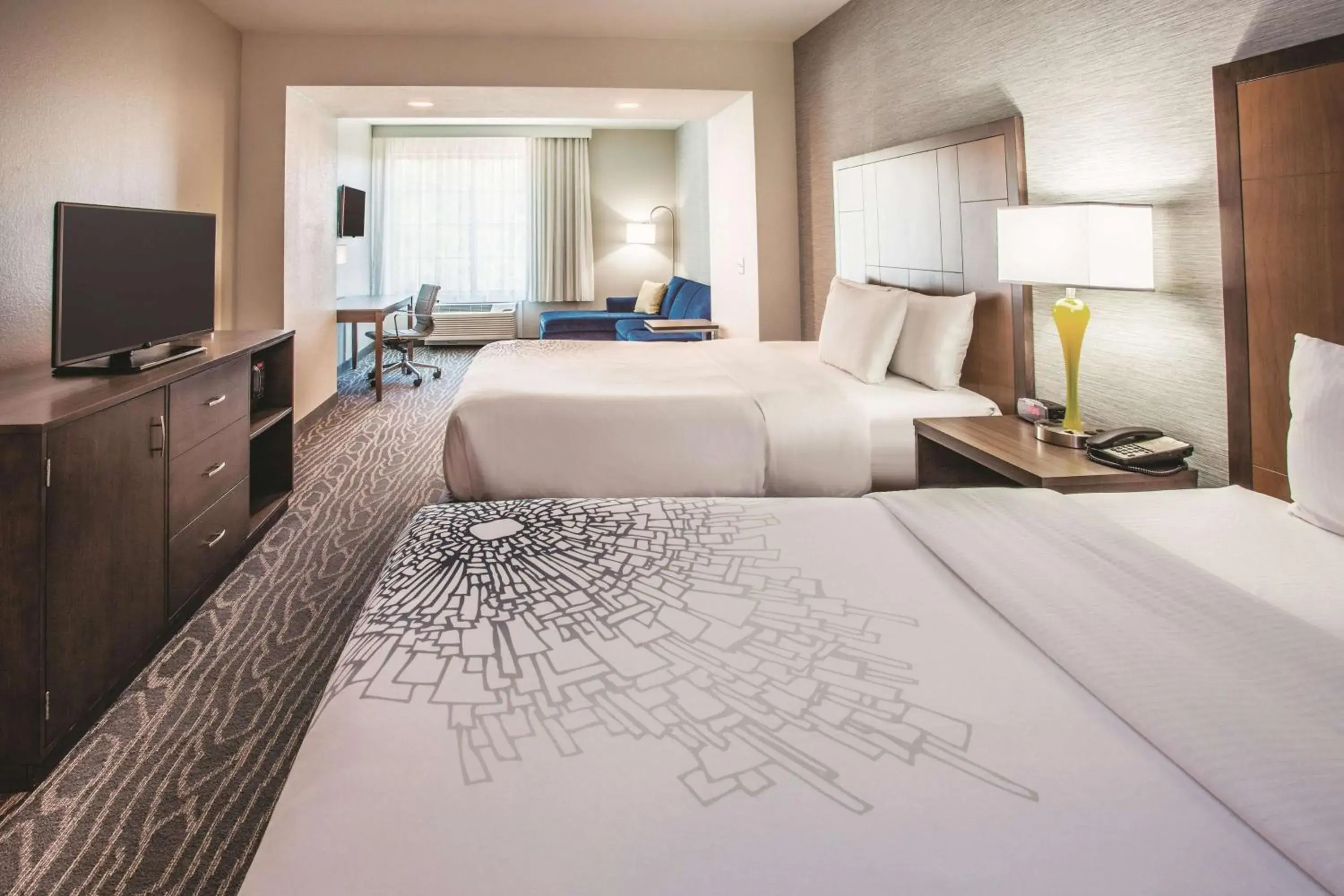 Photo of the whole room, Bed in La Quinta by Wyndham Duluth Photo of the whole room, Bed in La Quinta by Wyndham Duluth