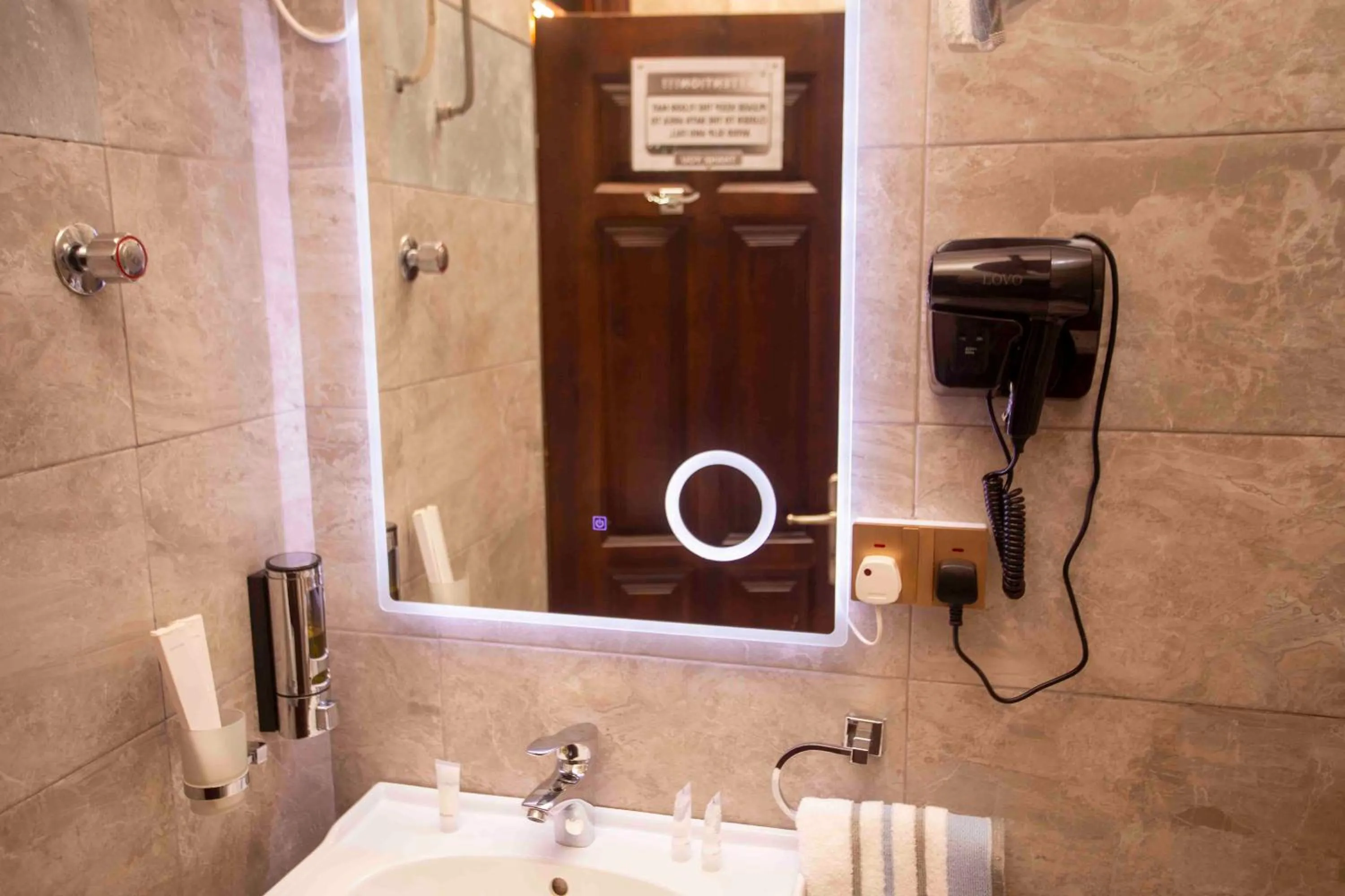 Bathroom in Parkview Hotel