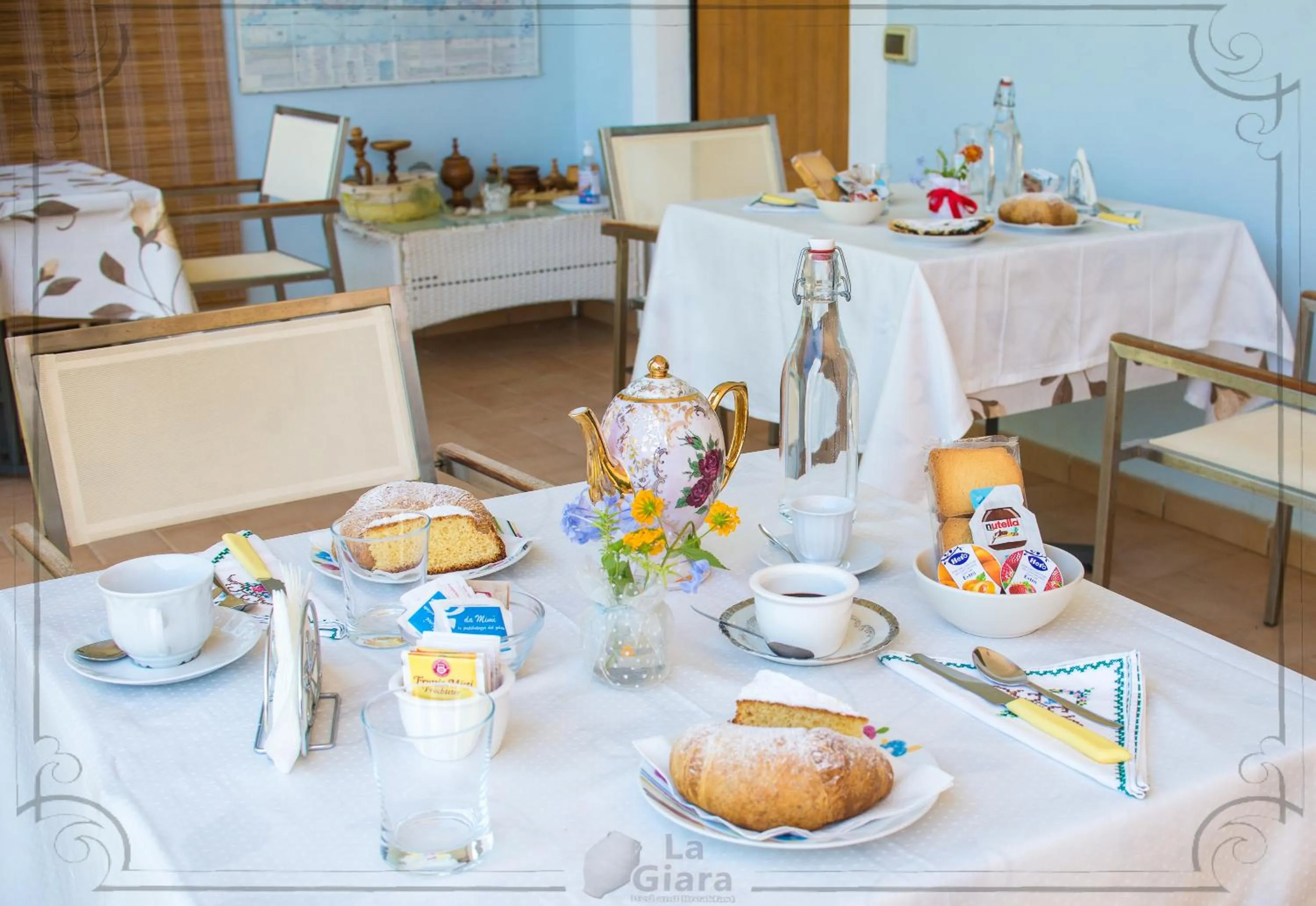 Continental breakfast in B&b La Giara