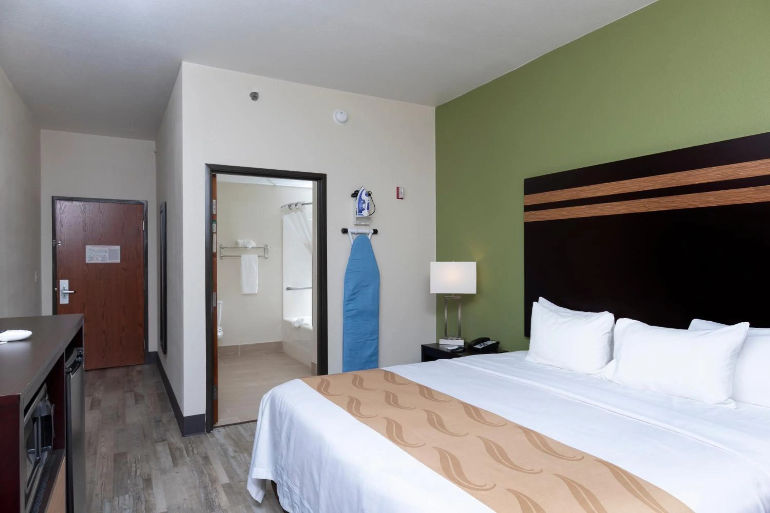 Photo of the whole room in Quality Inn & Suites Mount Vernon