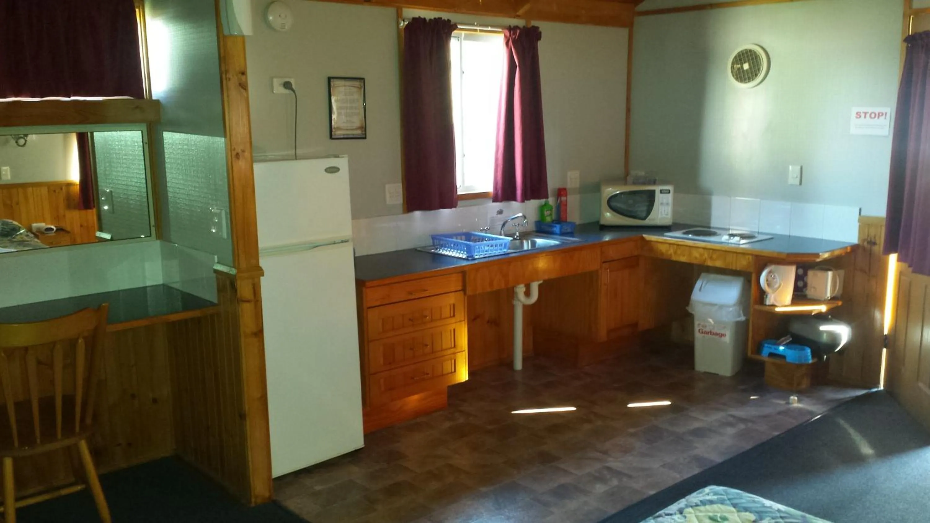 Kitchen or kitchenette in Smugglers Cove Holiday Village