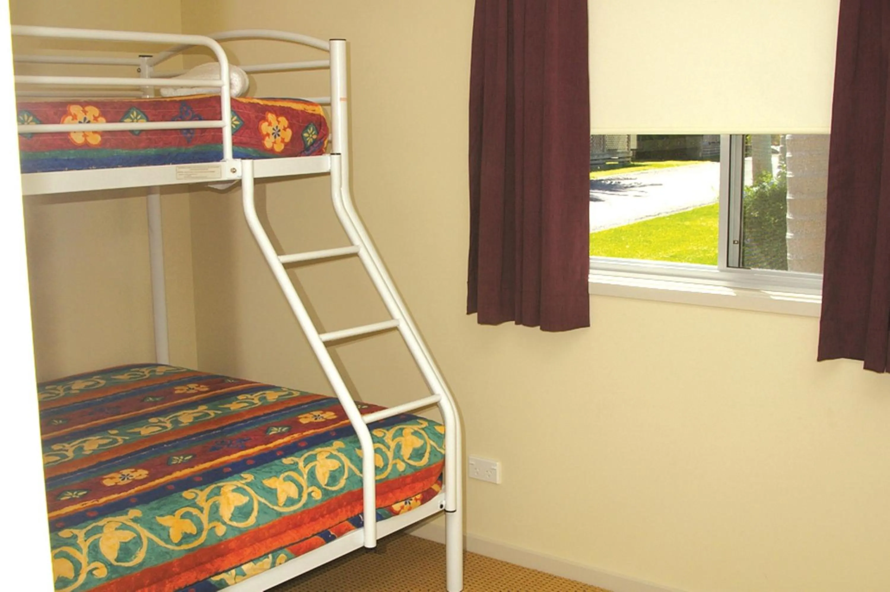 bunk bed, Bed in Smugglers Cove Holiday Village