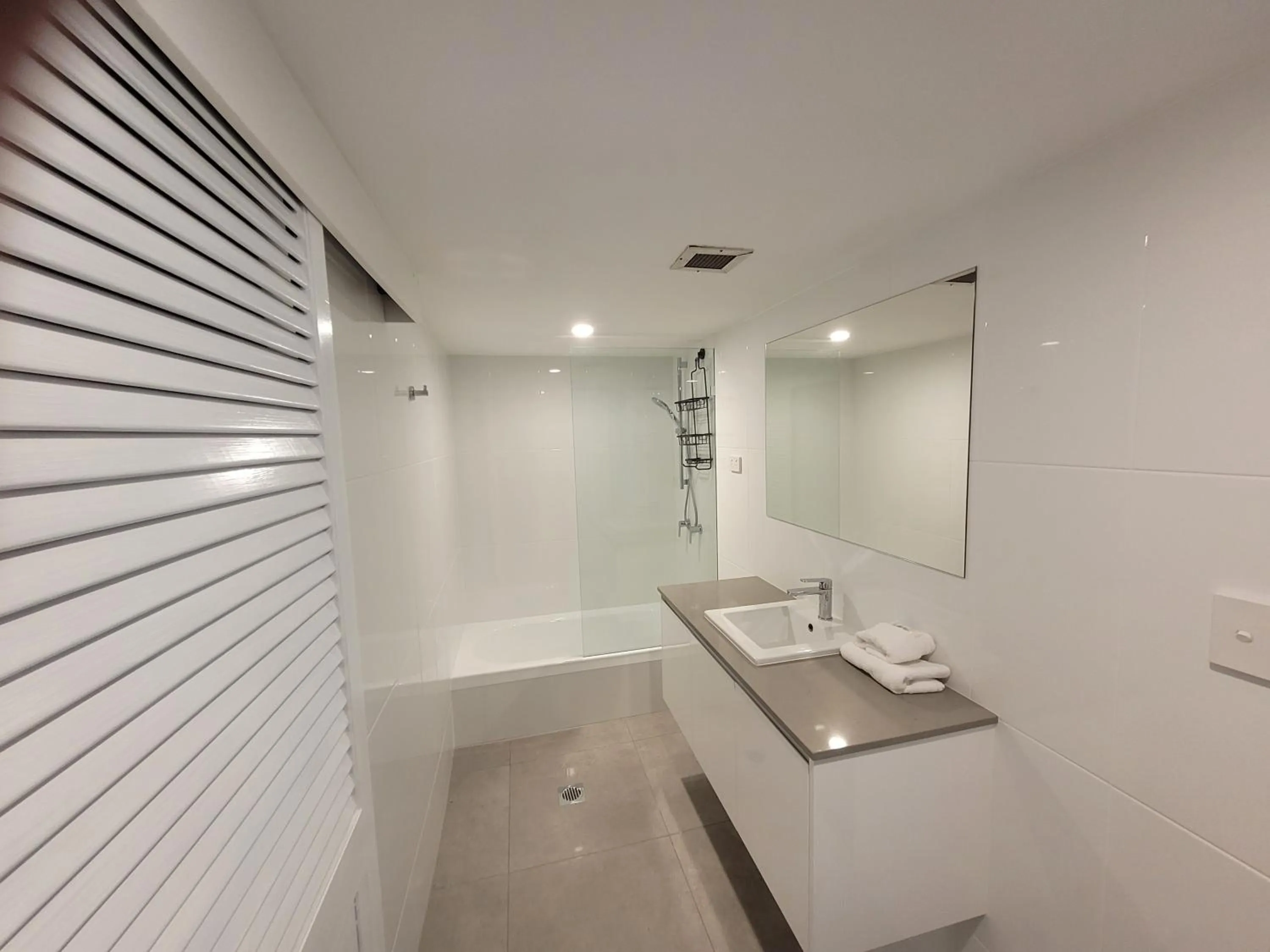 Shower in Surfers Chalet